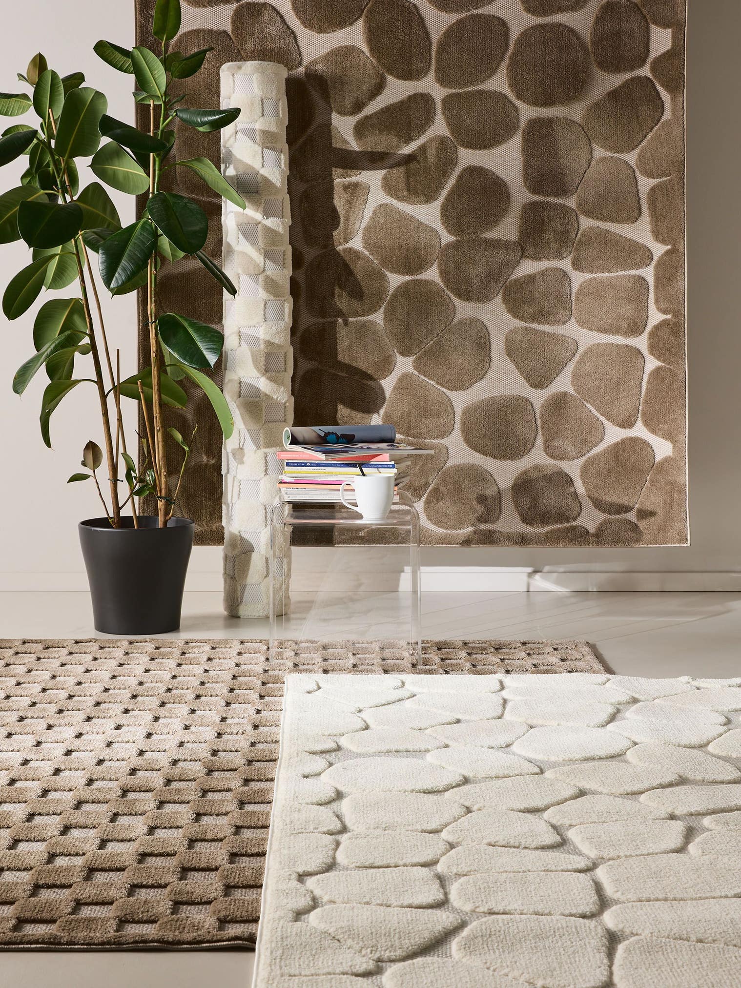 Rug made of 100% Polyester (Microfiber) in White with a 11 - 20 mm high pile by benuta Pop