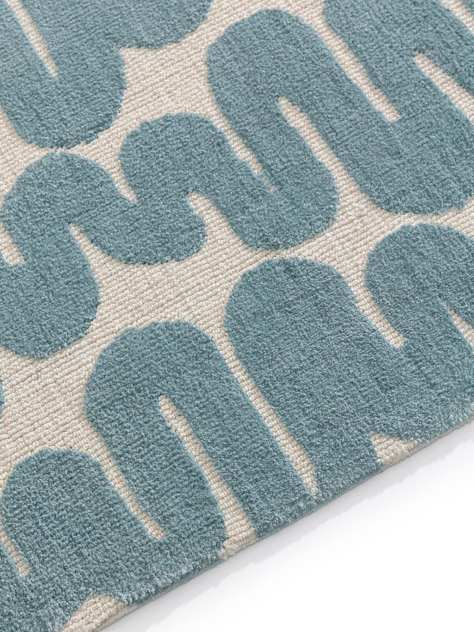 Tapijt van 100% Polyester (microfiber) in Groen met een 6 - 10 mm hoge pool van benuta Pop