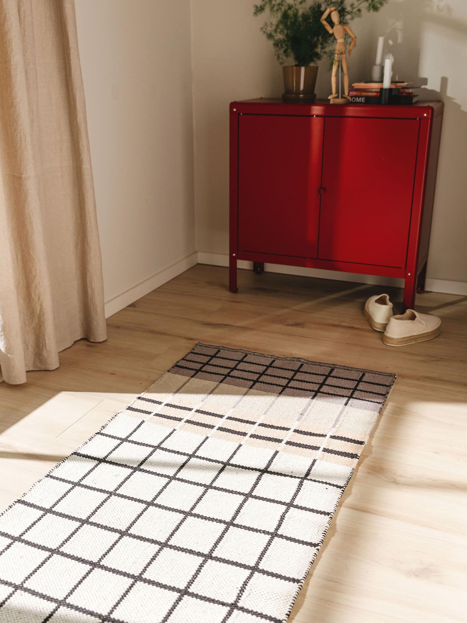 Tapis en 100% Coton en Gris avec une pile de 1- 5 mm de hauteur de benuta Pop