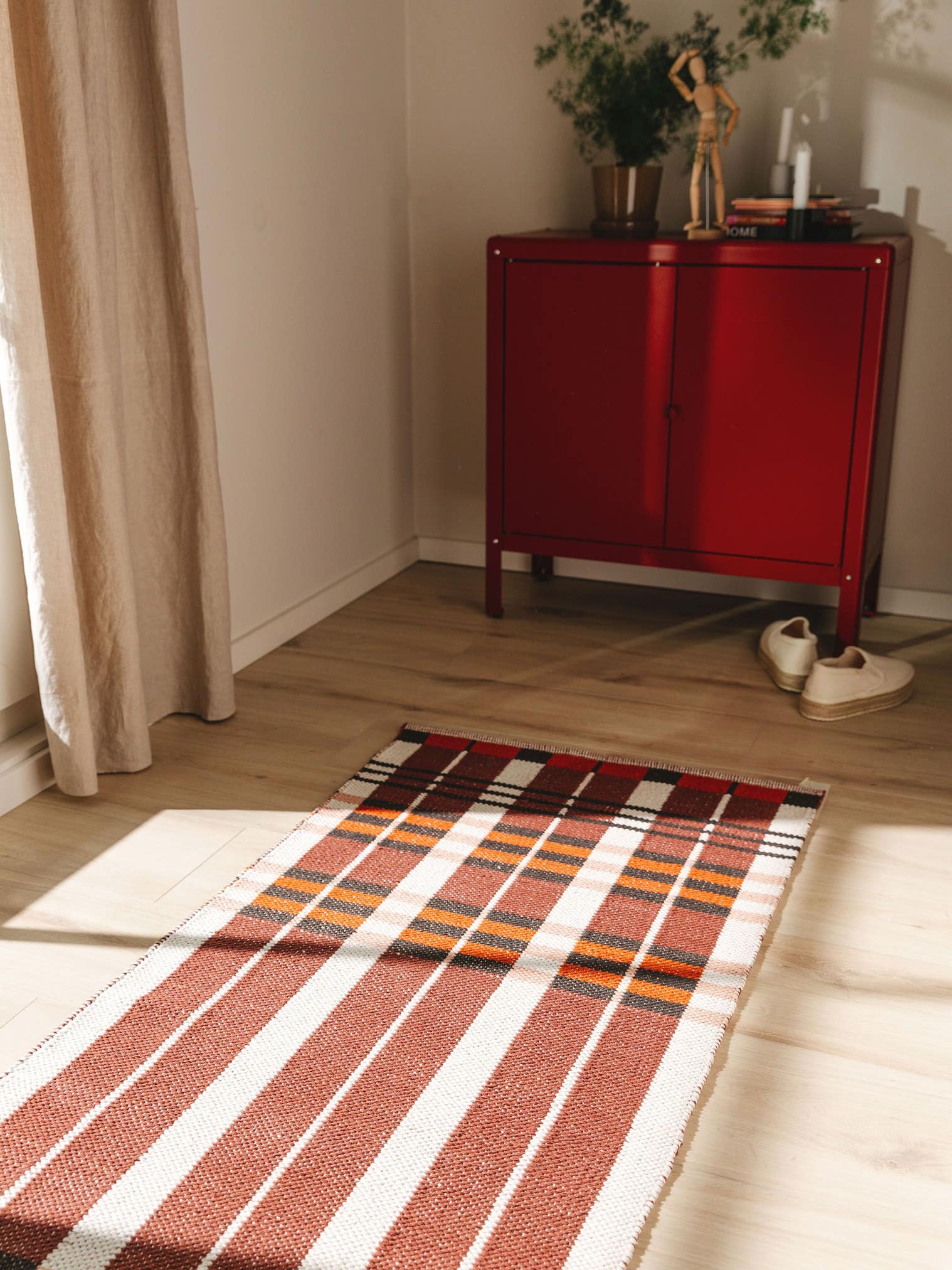 Tapis en 100% Coton en Marron avec une pile de 1- 5 mm de hauteur de benuta Pop