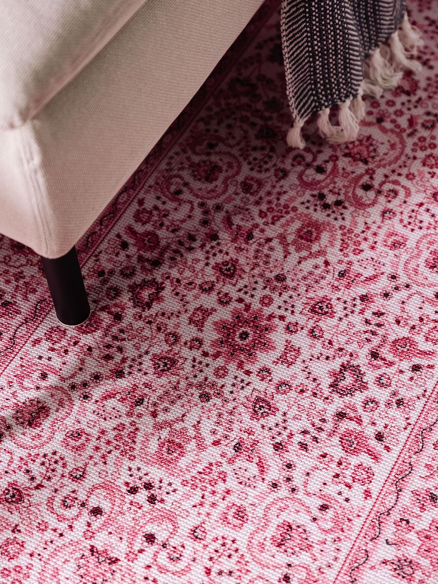 Koberec z 70 % polyester, 30 % bavlna v Růžová s vlasem výšky do 5 mm od benuta Pop