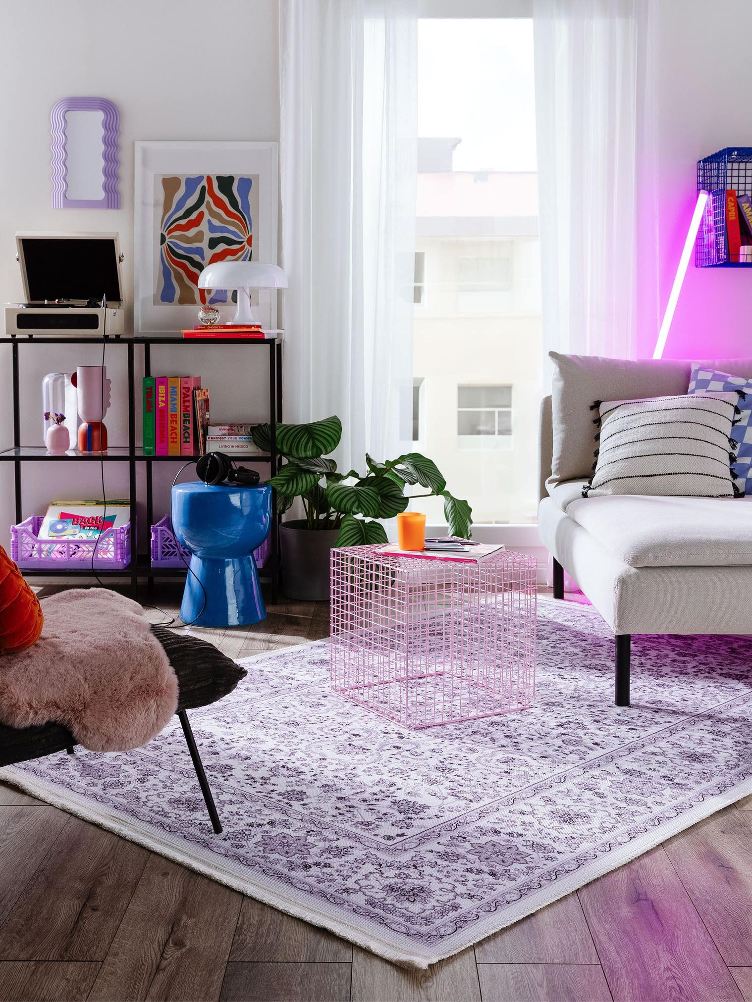 Tapijt van 70% Polyester, 30% Katoen in Purper met een 1- 5 mm hoge pool van benuta Pop