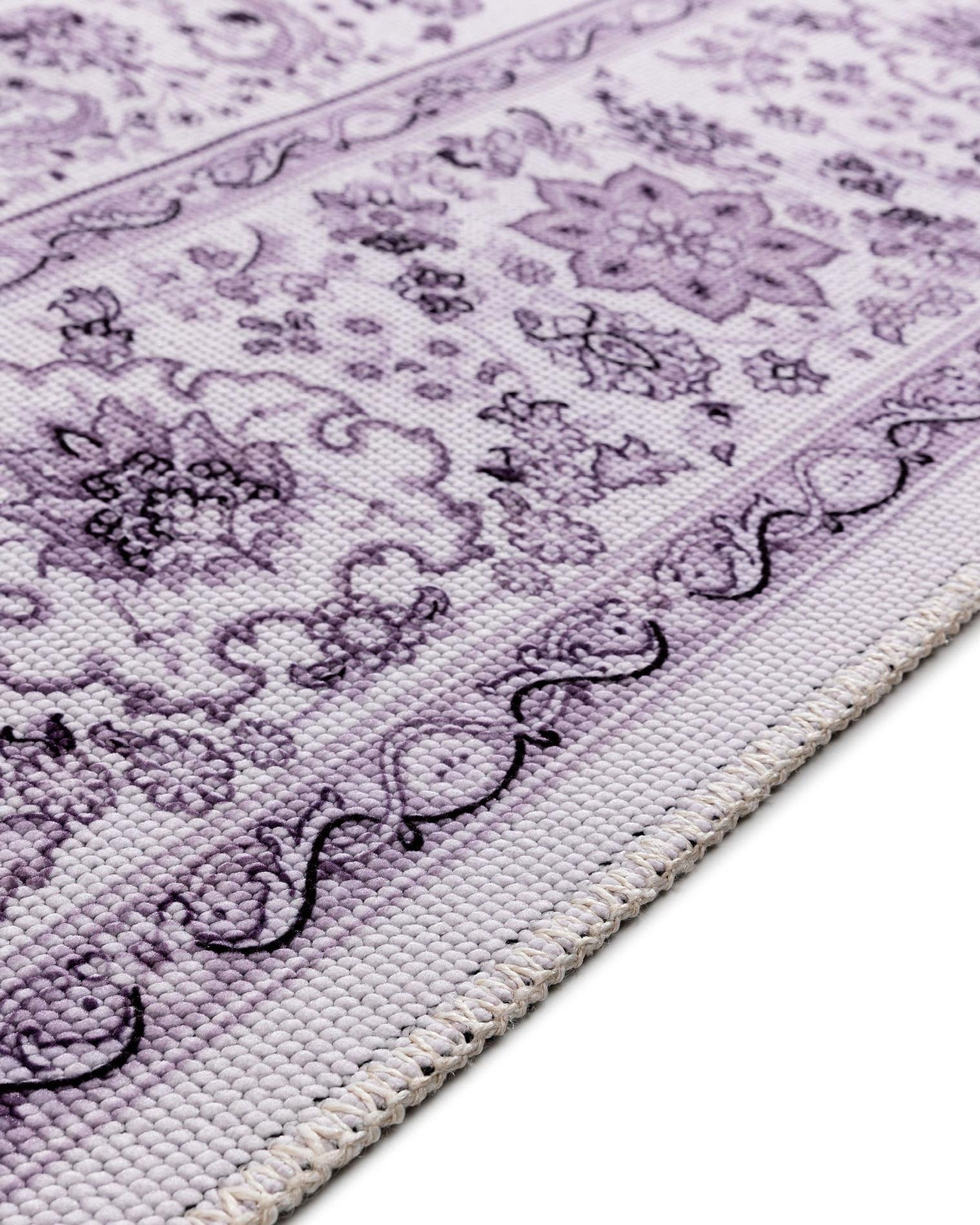 Tapijt van 70% Polyester, 30% Katoen in Purper met een 1- 5 mm hoge pool van benuta Pop