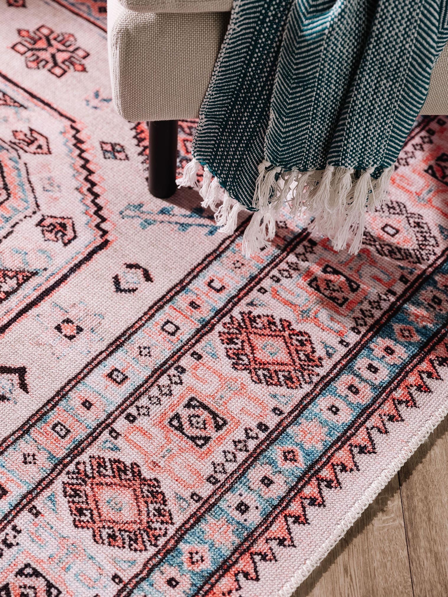 Dywan z 70% Poliester, 30% Bawełna w kolorze wielobarwny z włosiem 1- 5 mm wysokim od benuta Pop