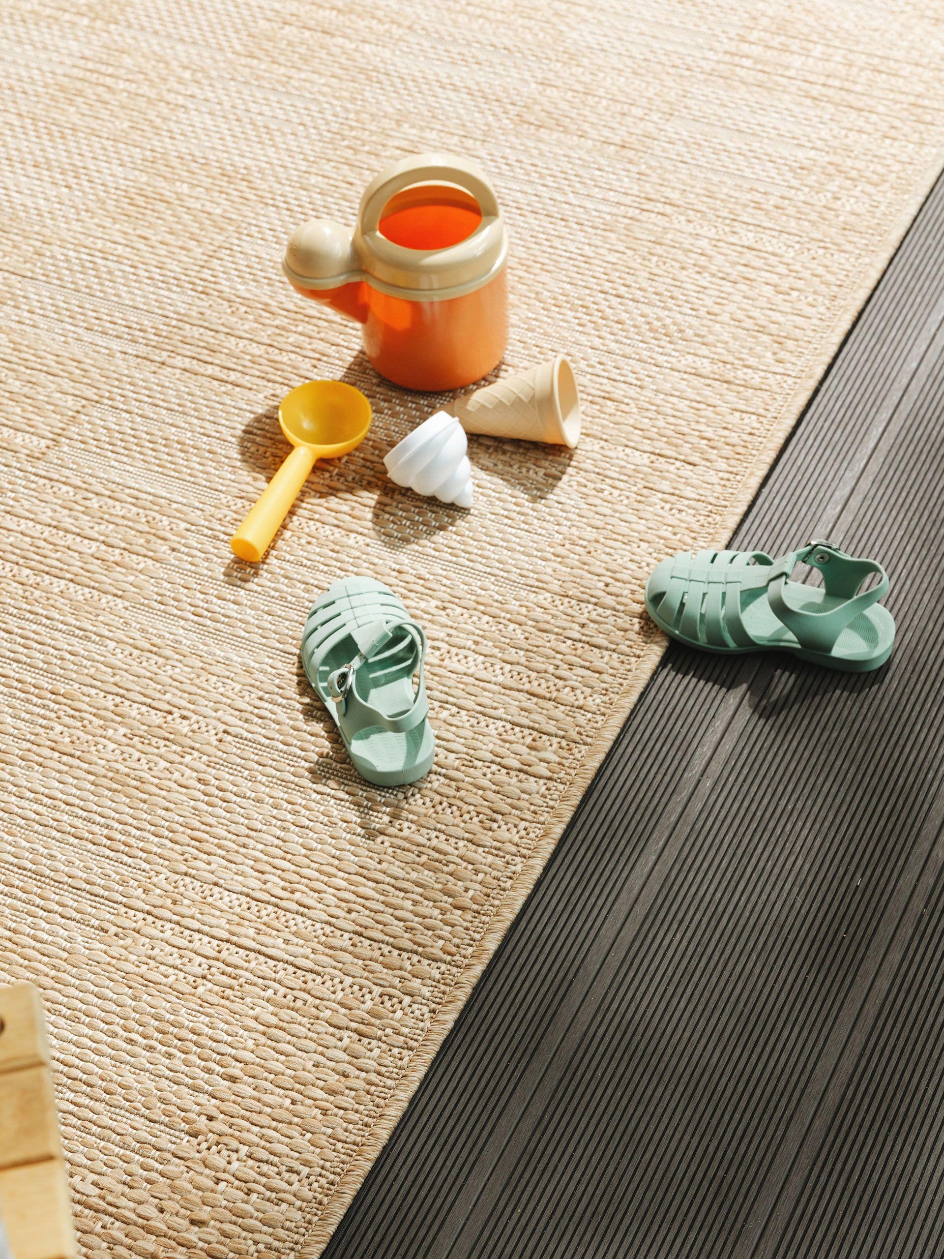 Rug made of 100% Polypropylene in Brown with a 1- 5 mm high pile by benuta Nest