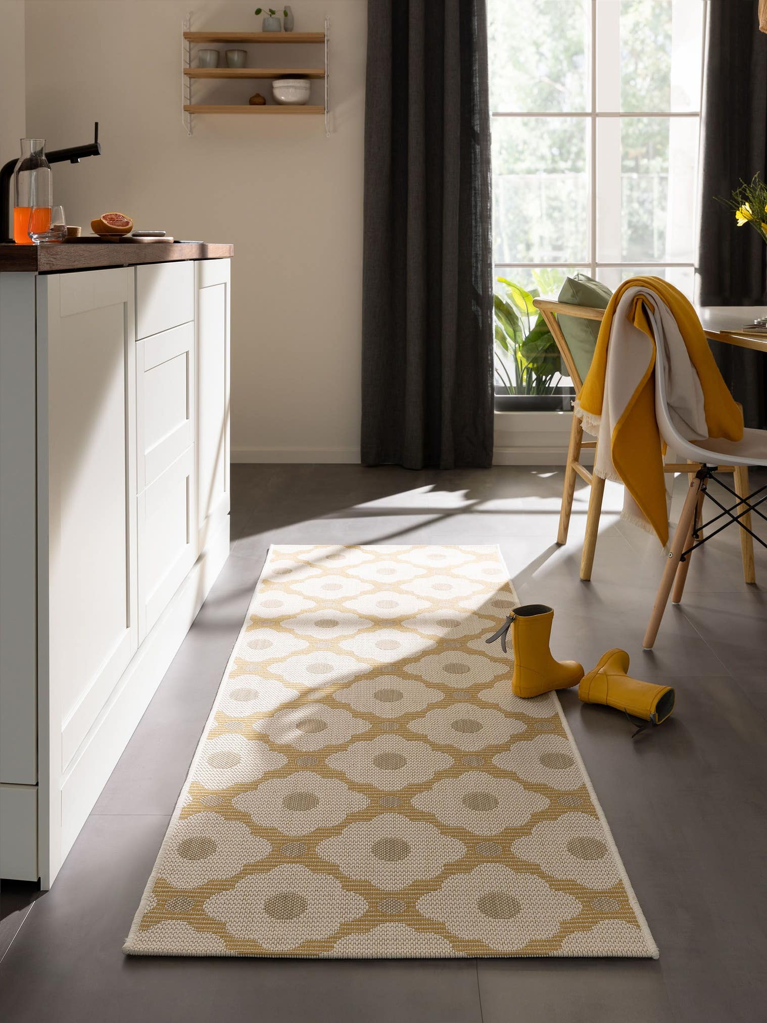 Teppich aus 100% Polyester (recyceltes PET) in Gelb mit bis 5 mm hohem Flor von benuta Nest