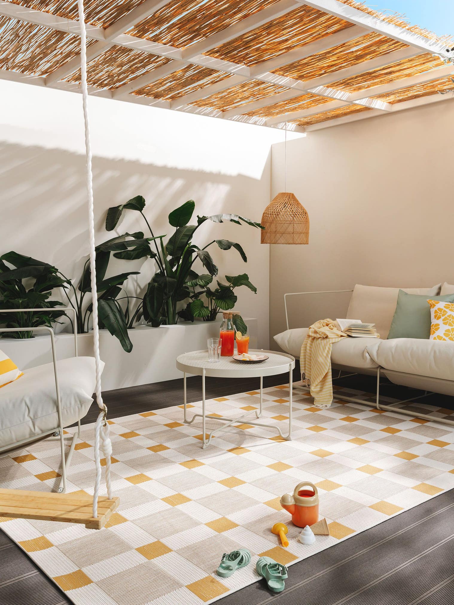 Teppe av 100 % polyester (resirkulert PET) i Beige med opptil 5 mm høy lugg fra benuta Nest