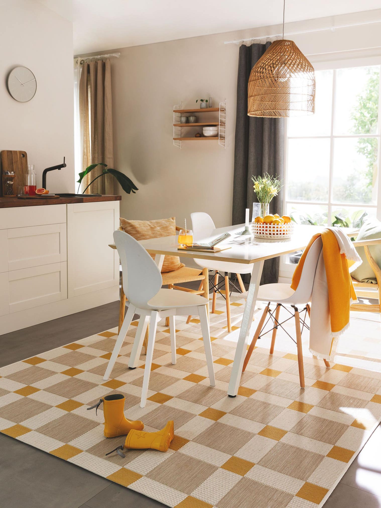 Teppe av 100 % polyester (resirkulert PET) i Beige med opptil 5 mm høy lugg fra benuta Nest