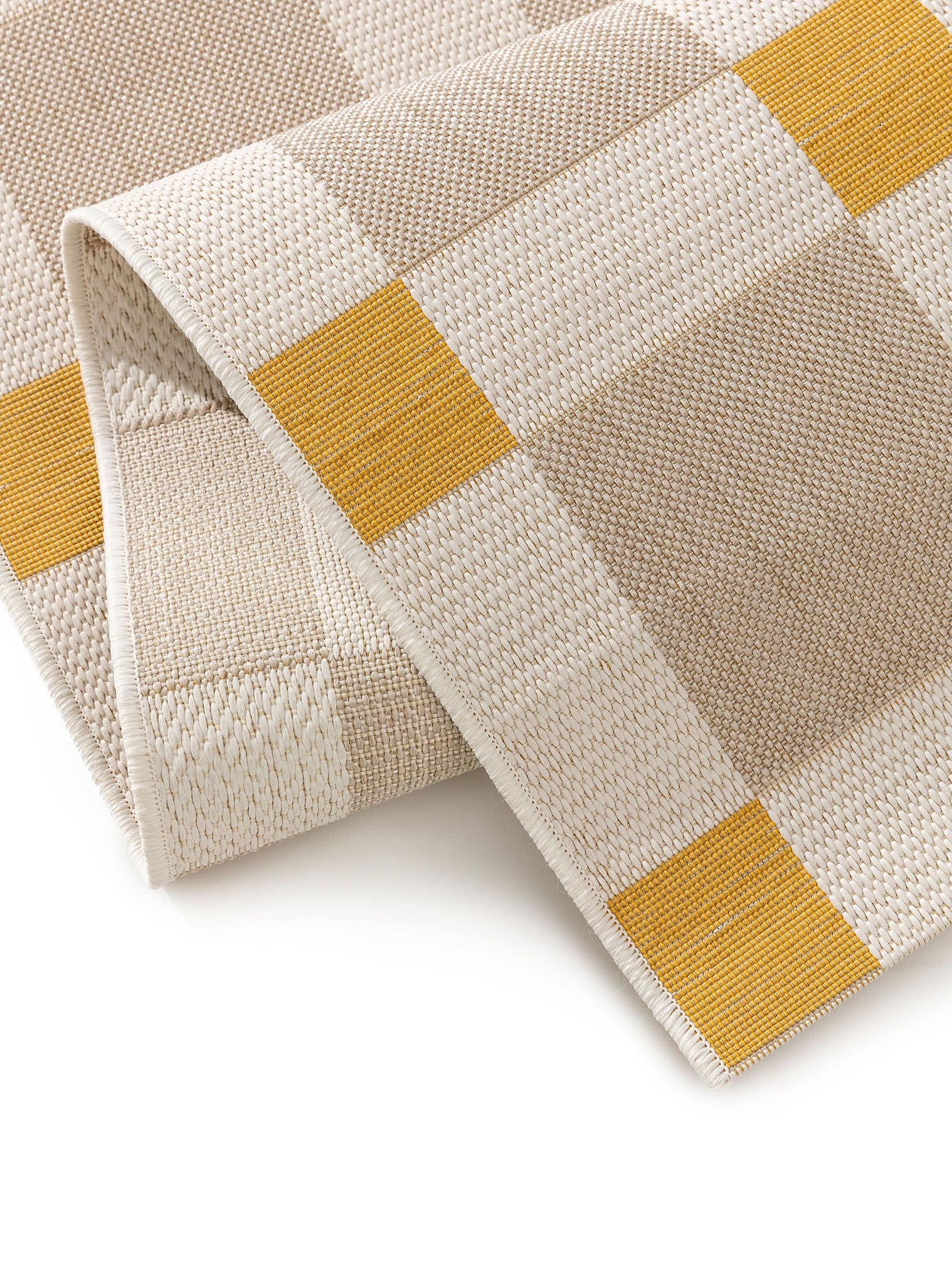 Teppe av 100 % polyester (resirkulert PET) i Beige med opptil 5 mm høy lugg fra benuta Nest