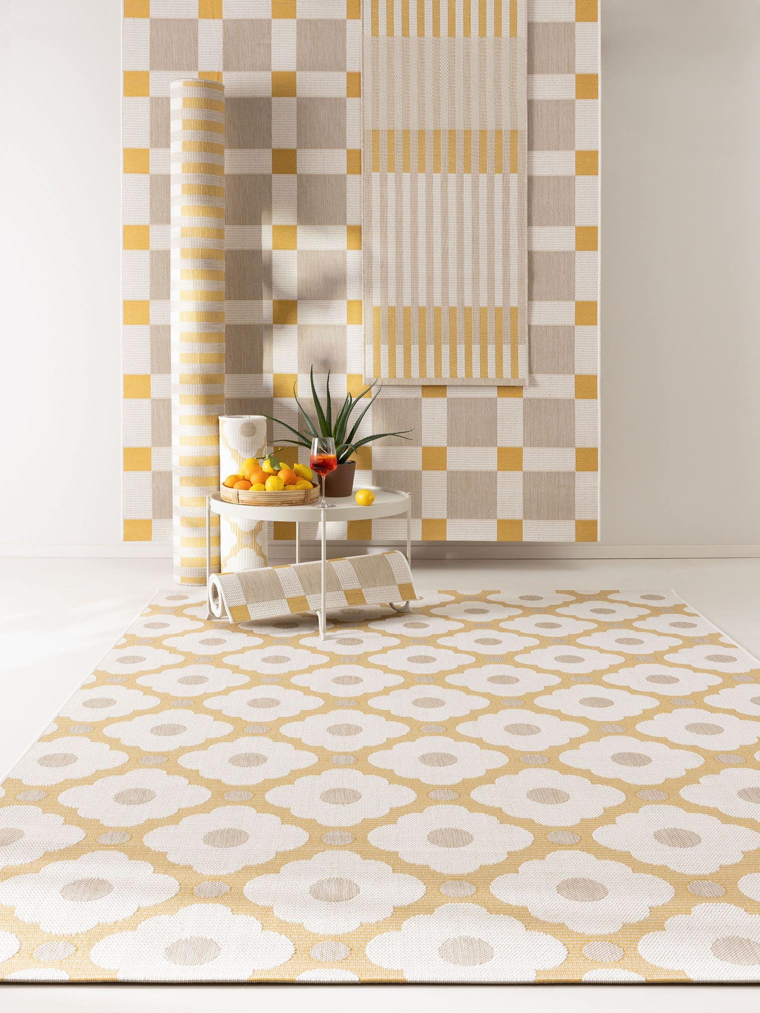 Teppe av 100 % polyester (resirkulert PET) i Beige med opptil 5 mm høy lugg fra benuta Nest