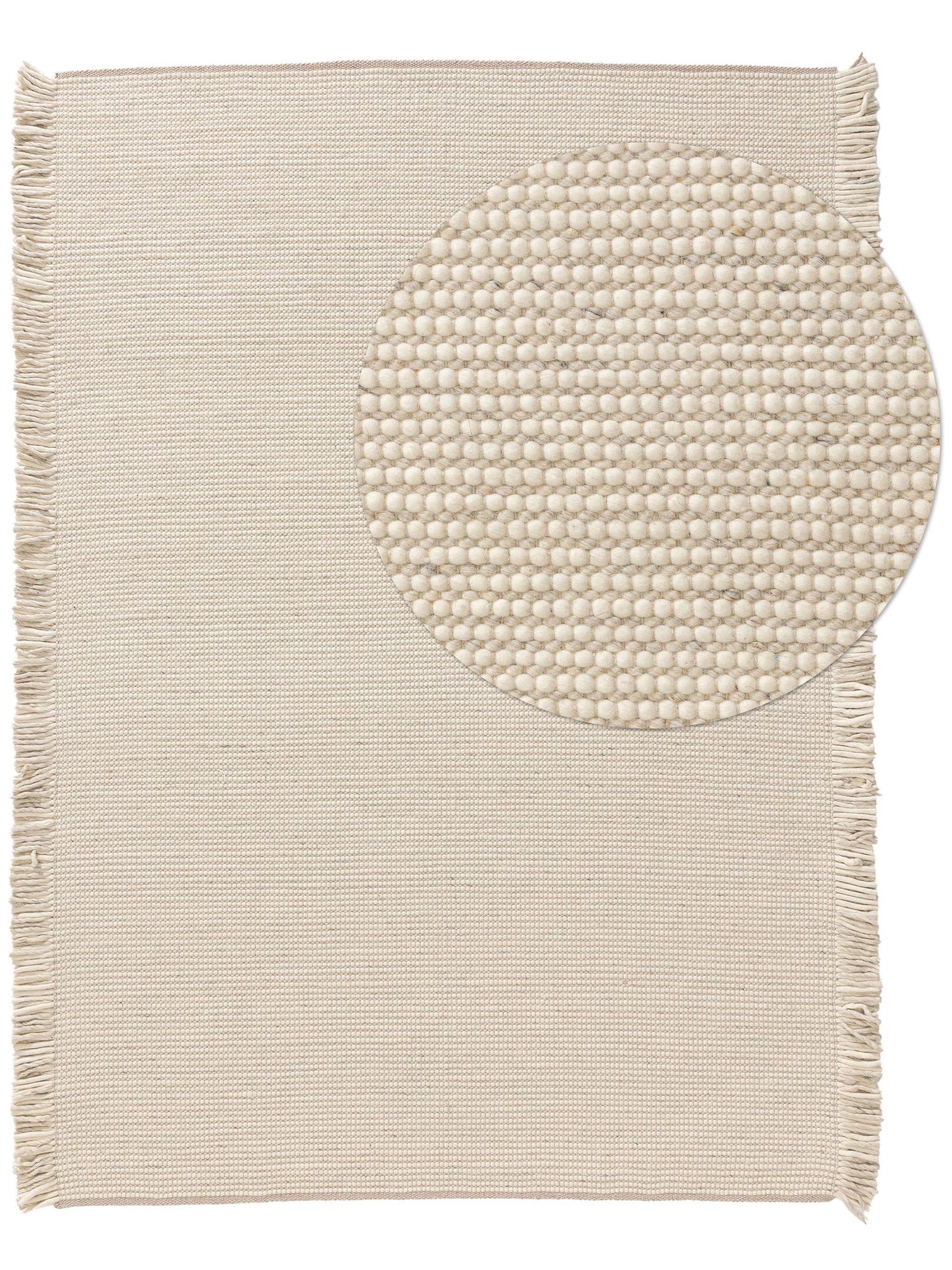 Teppich aus 60% Wolle, 25% Polyester, 15% Viskose in Beige mit bis 5 mm hohem Flor von benuta Pure