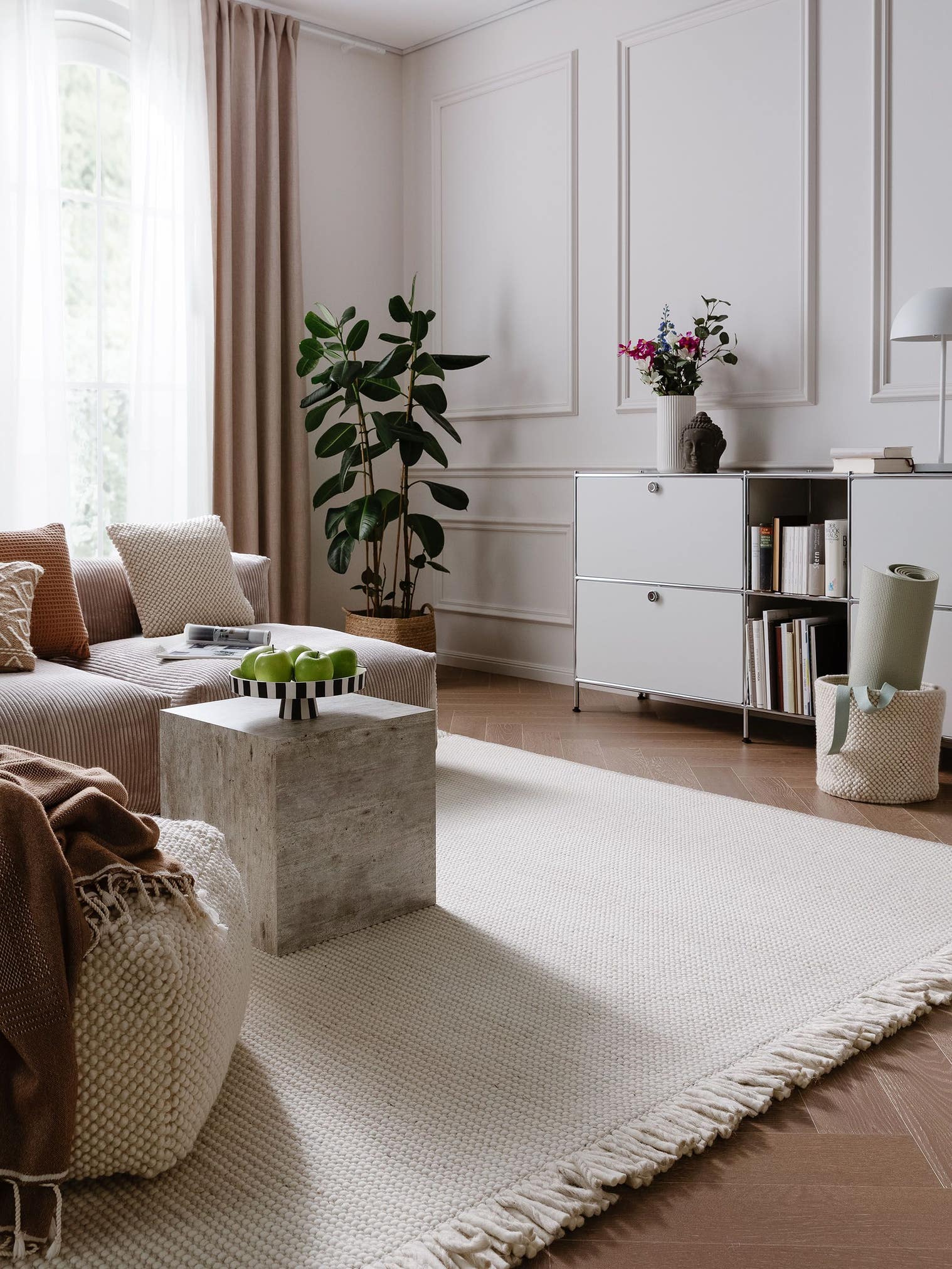 Teppich aus 60% Wolle, 25% Polyester, 15% Viskose in Beige mit bis 5 mm hohem Flor von benuta Pure
