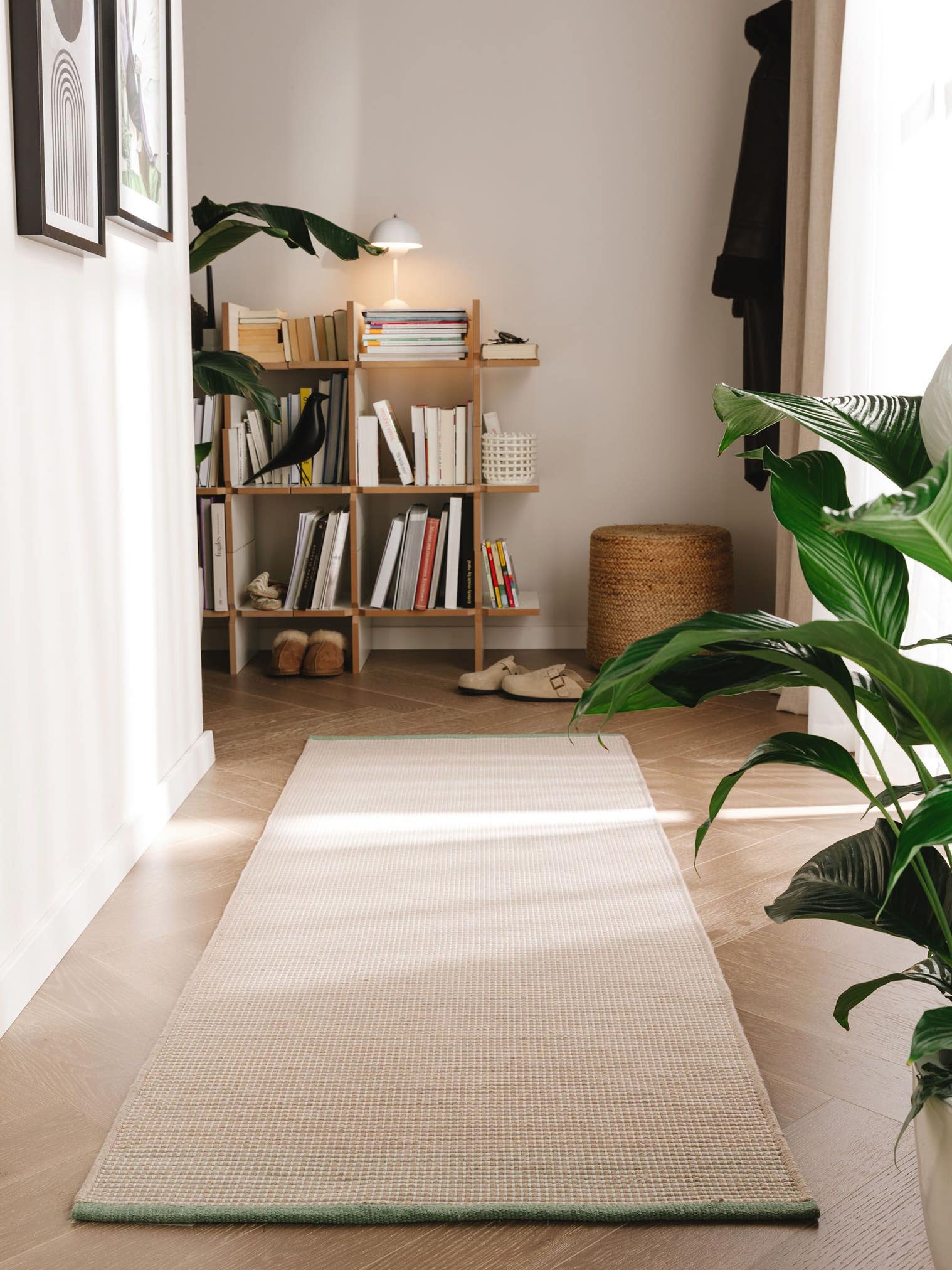 Teppich aus 100% Polyester (recyceltes PET) in Beige mit bis 5 mm hohem Flor von benuta Pure