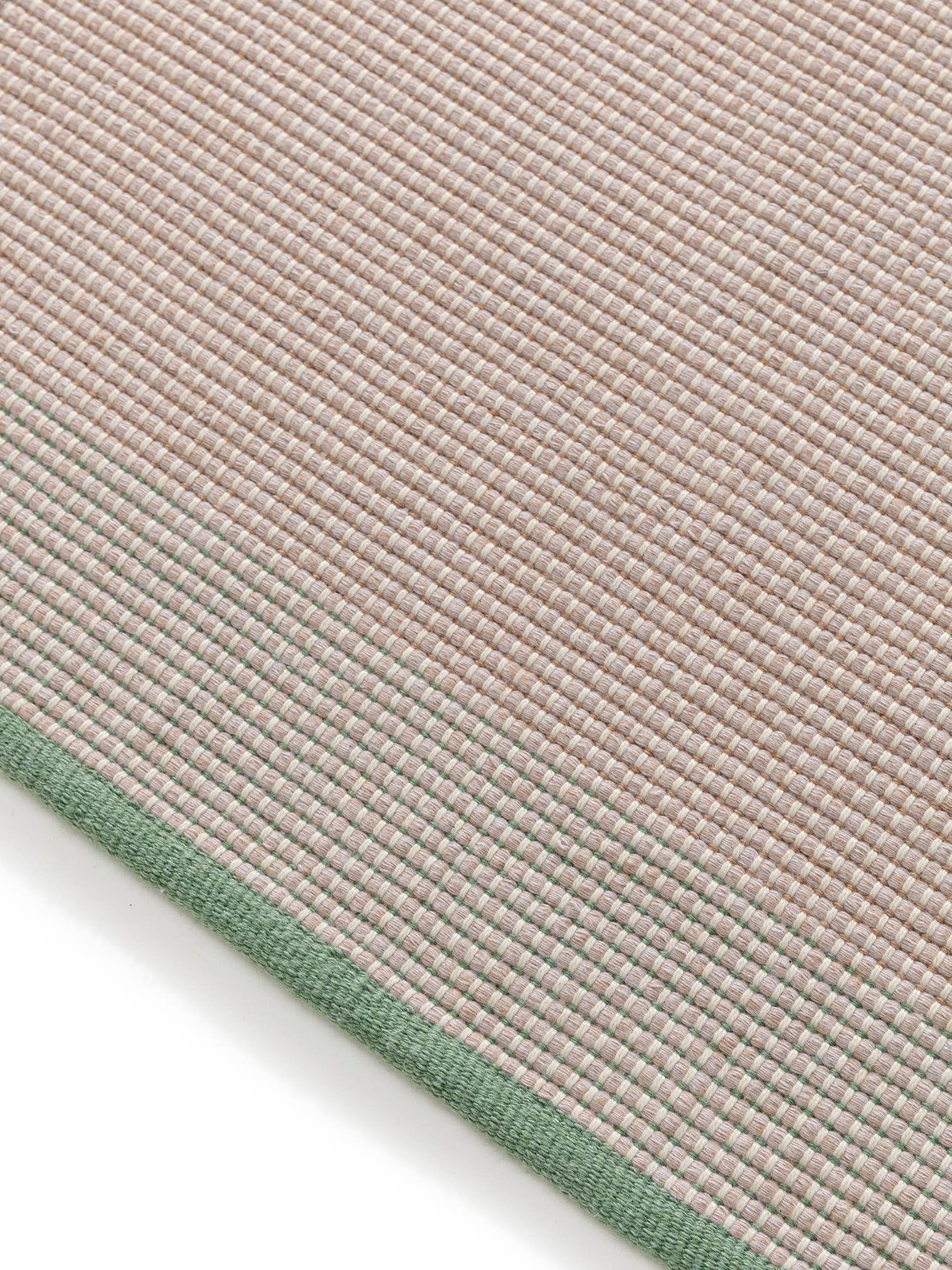 Teppich aus 100% Polyester (recyceltes PET) in Beige mit bis 5 mm hohem Flor von benuta Pure