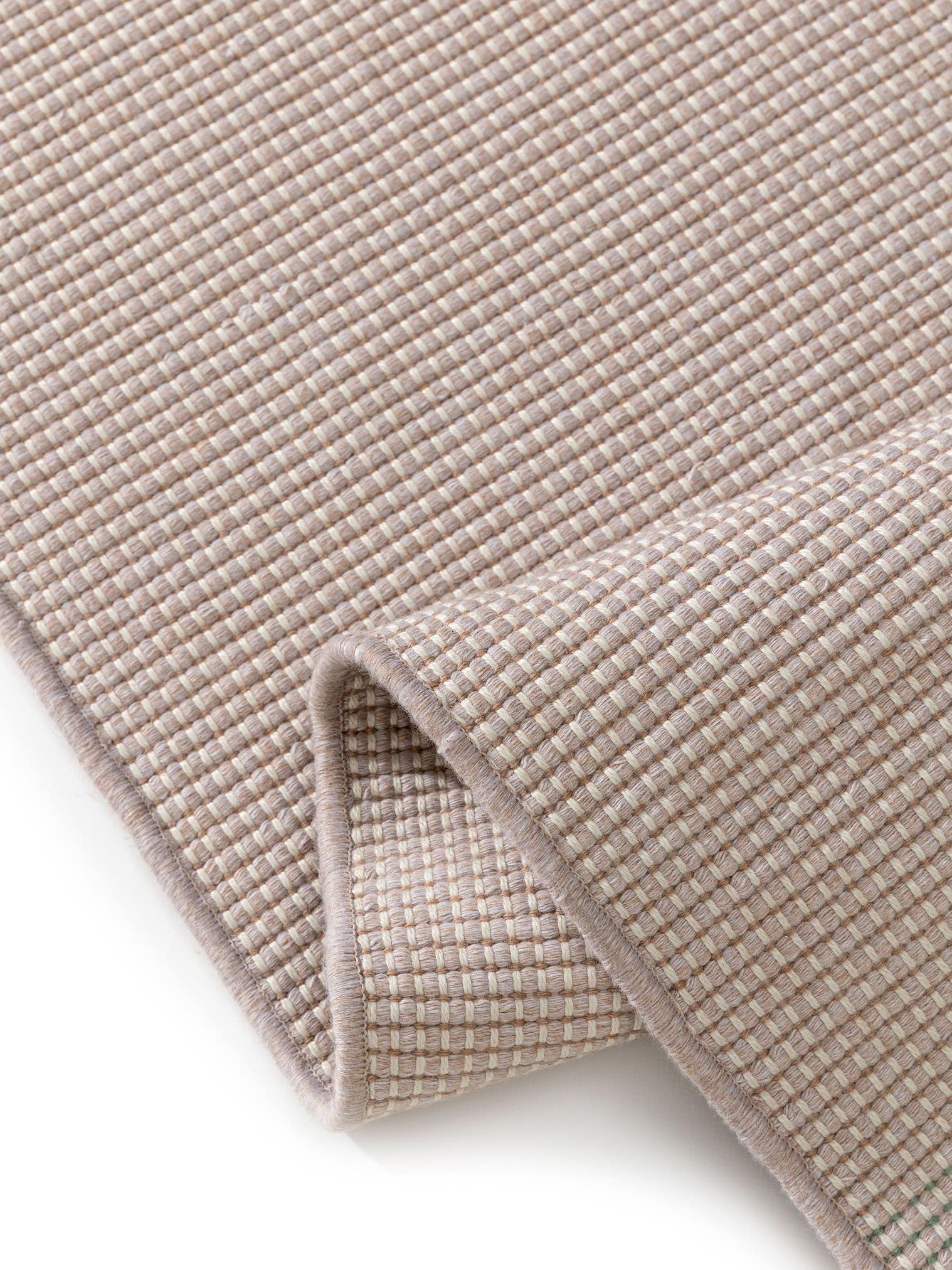 Teppich aus 100% Polyester (recyceltes PET) in Beige mit bis 5 mm hohem Flor von benuta Pure