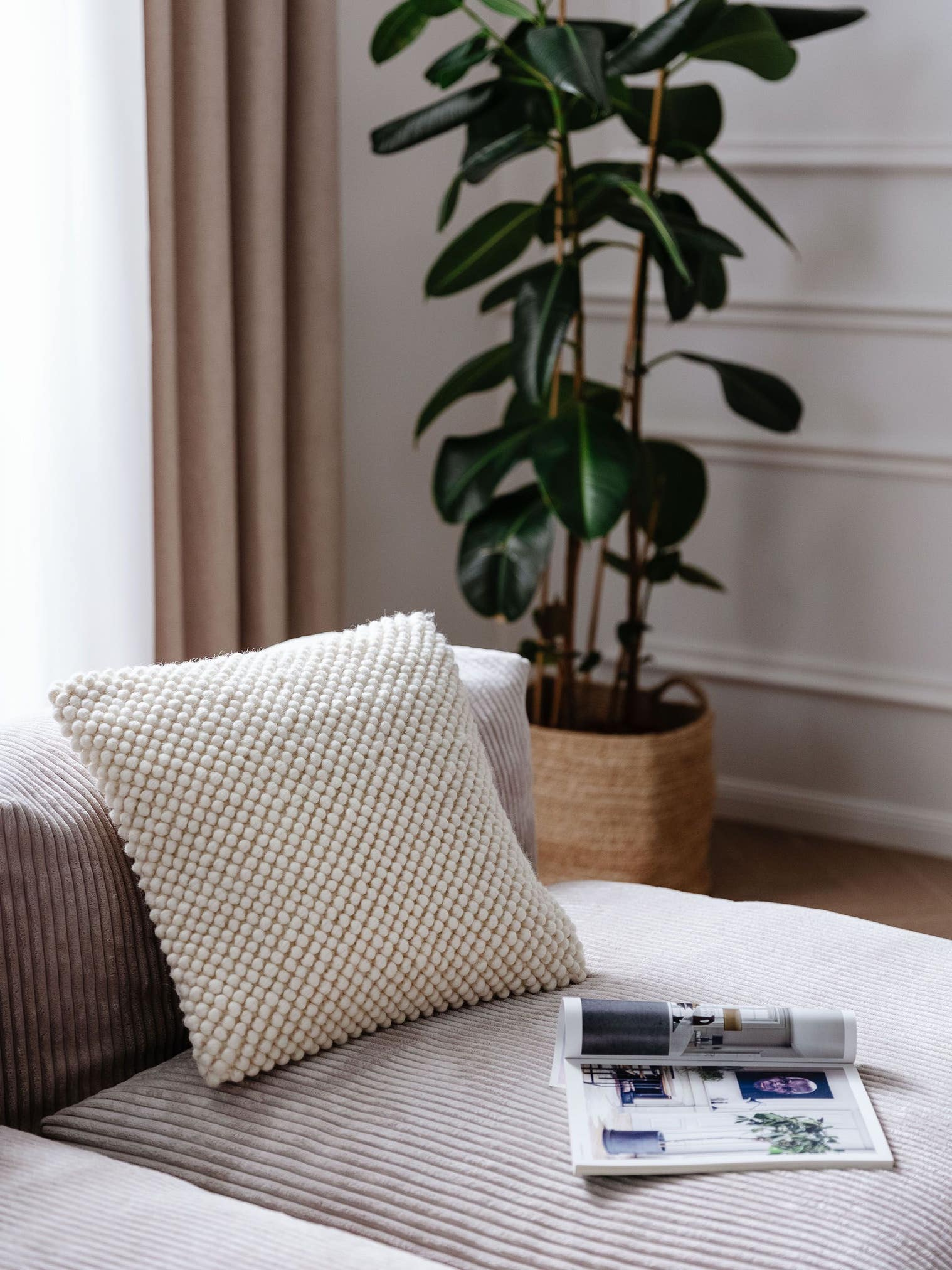 Kissenbezug Beads Cream im Design Uni aus 70% Wolle (aus Neuseeland), 30% Polyester von benuta Pure