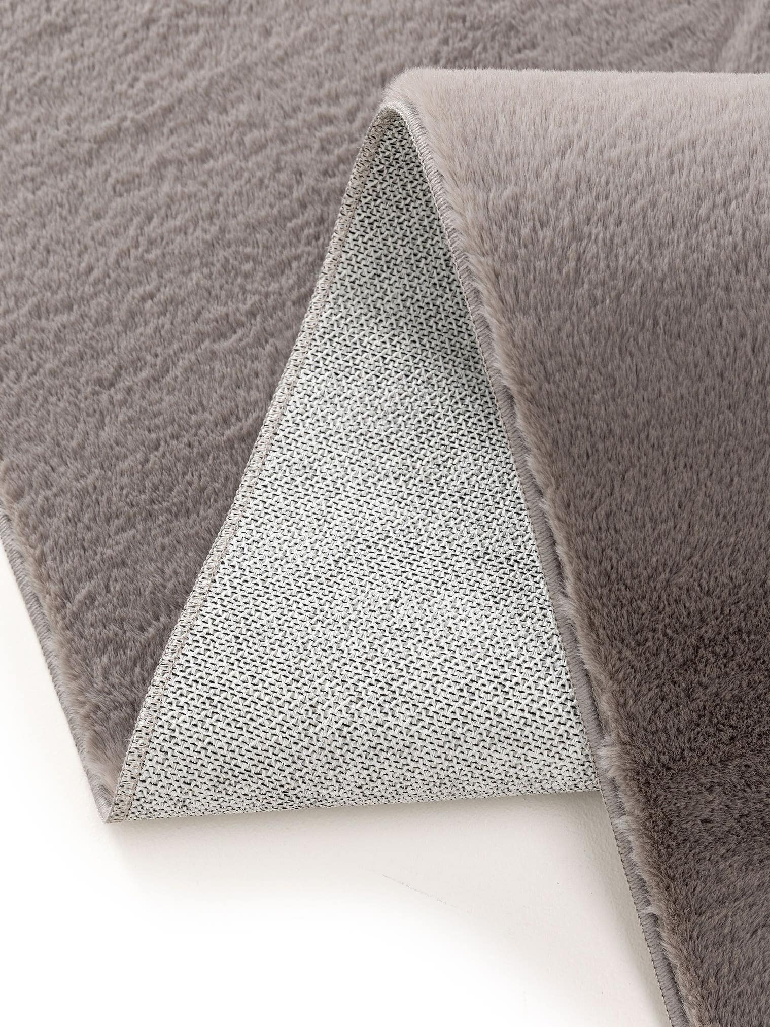 Koberec z 100% polyester v Grey s vlasem výšky 11 až 20 mm od benuta Basic