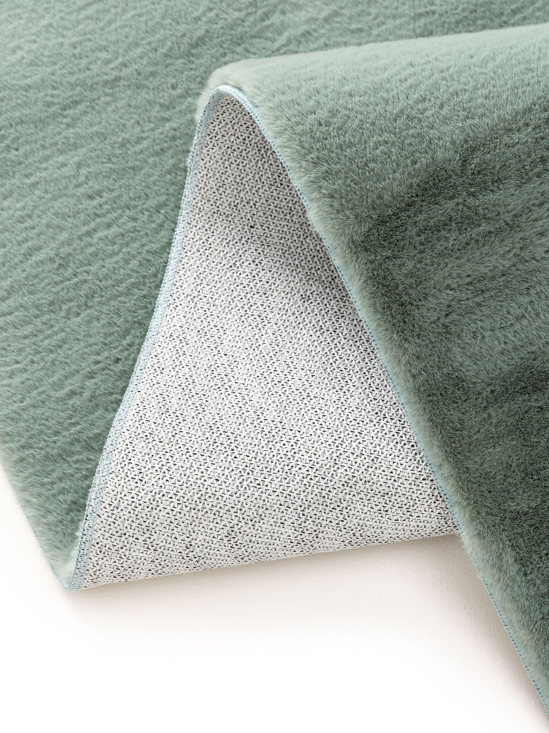 Teppe av 100 % polyester i Grønn med 11 til 20 mm høy lugg fra benuta Basic