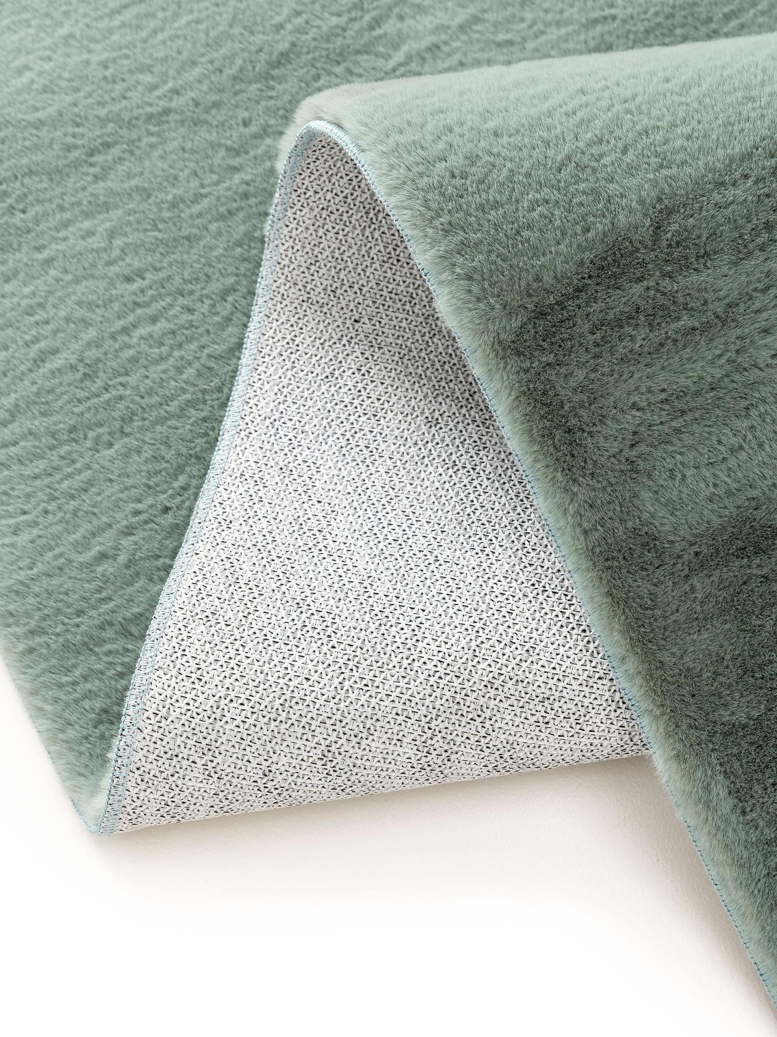 Tappeto di 100% Poliestere in Verde con pelo alto 11 - 20 mm da benuta Basic