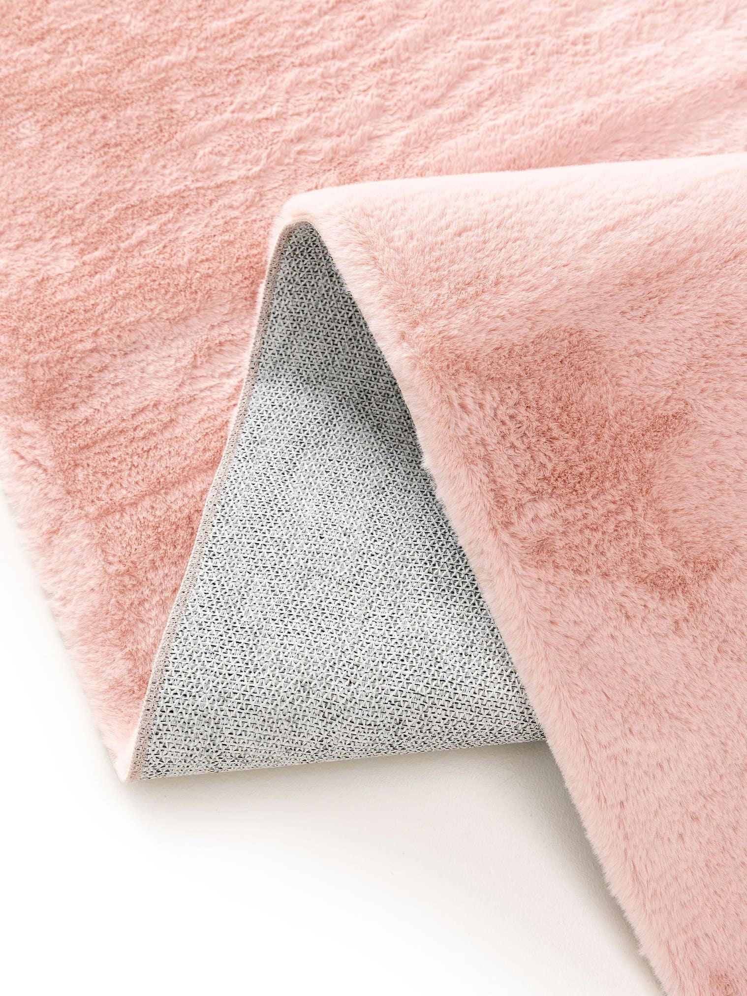 Teppich aus 100% Polyester in Rosa mit 11 bis 20 mm hohem Flor von benuta Basic