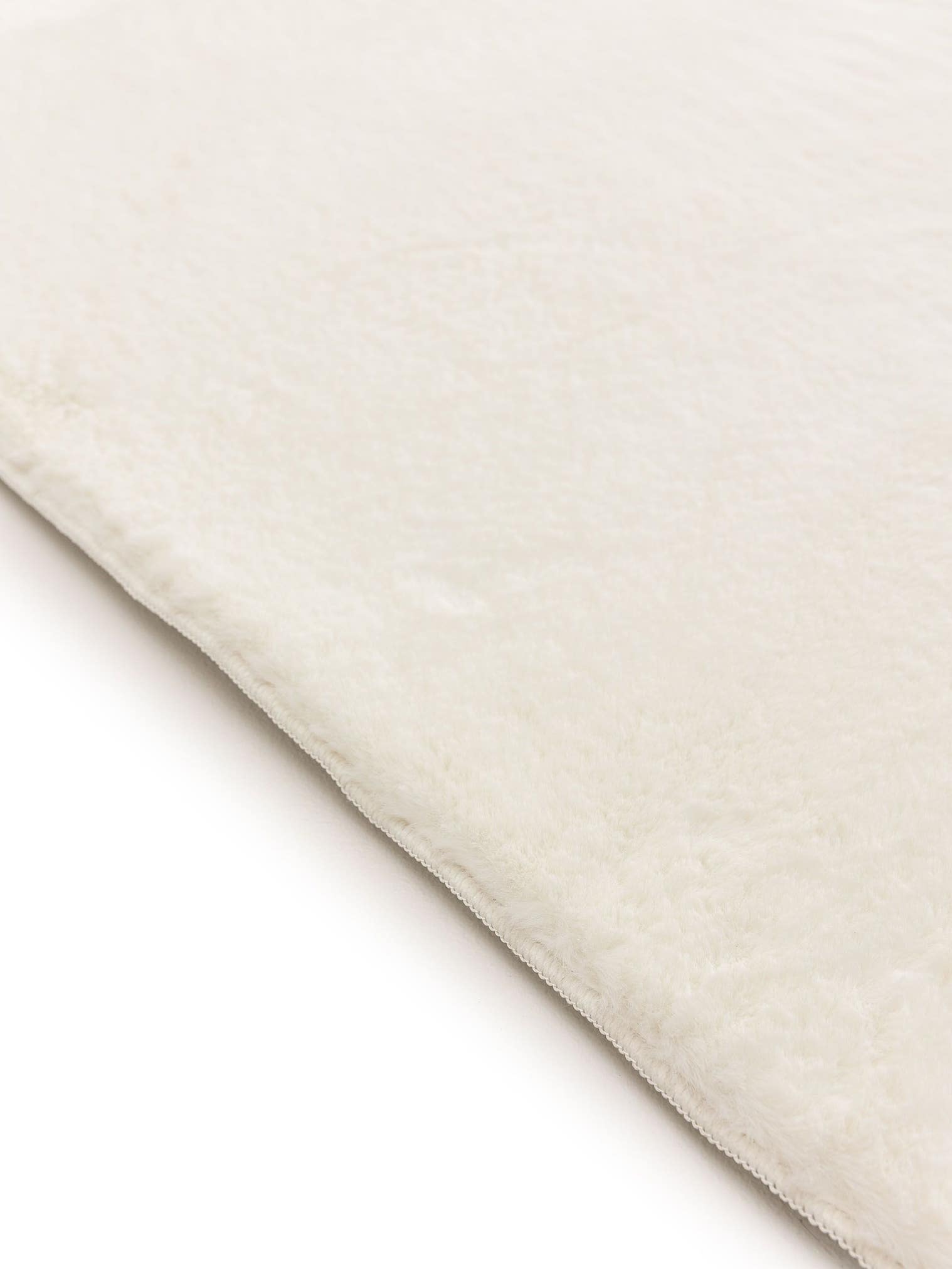 Teppich aus 100% Polyester in Beige mit 11 bis 20 mm hohem Flor von benuta Basic