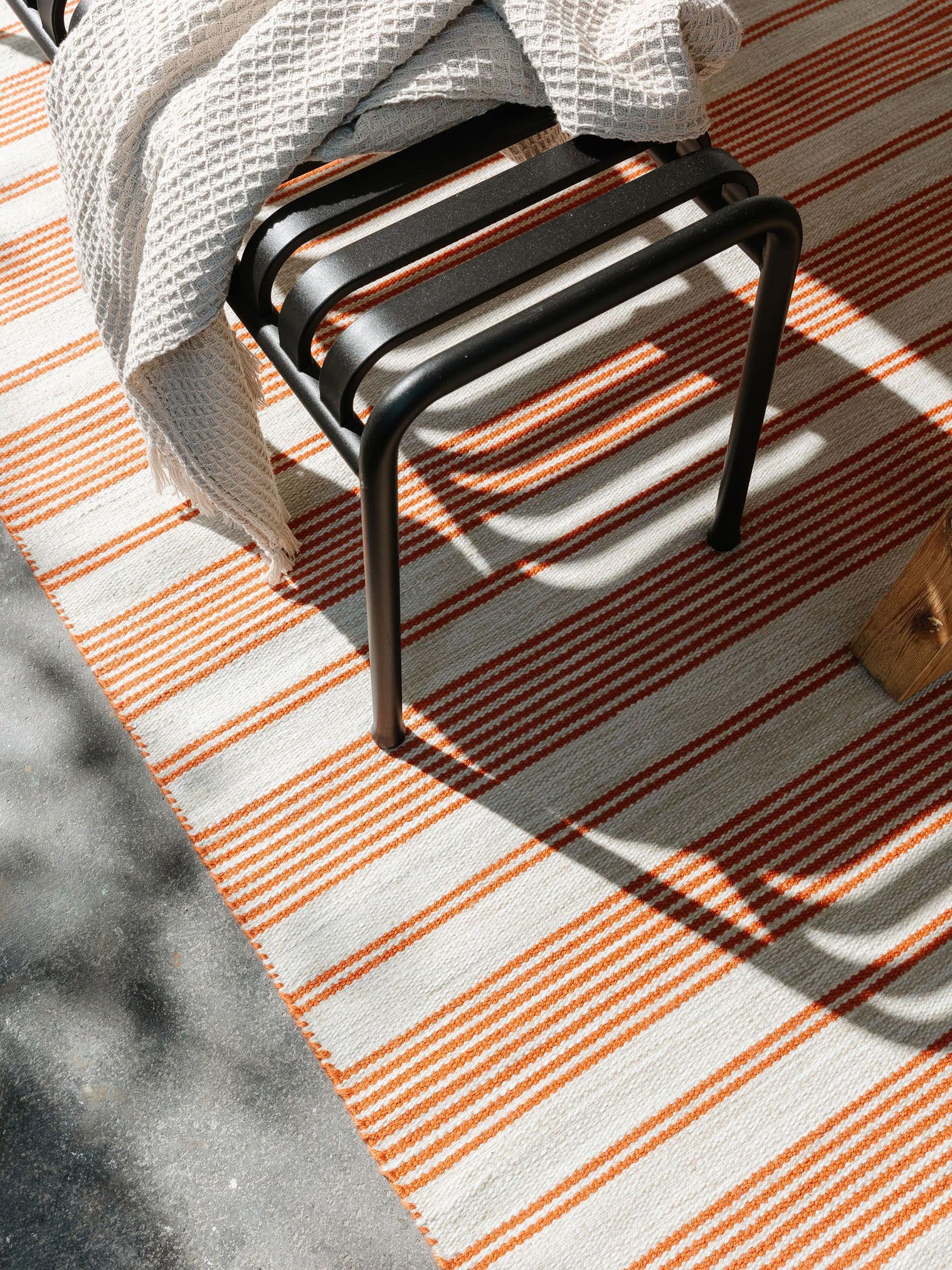 Tappeto di 100% poliestere (riciclaggio PET) in Arancio con pelo alto 1- 5 mm da benuta Nest
