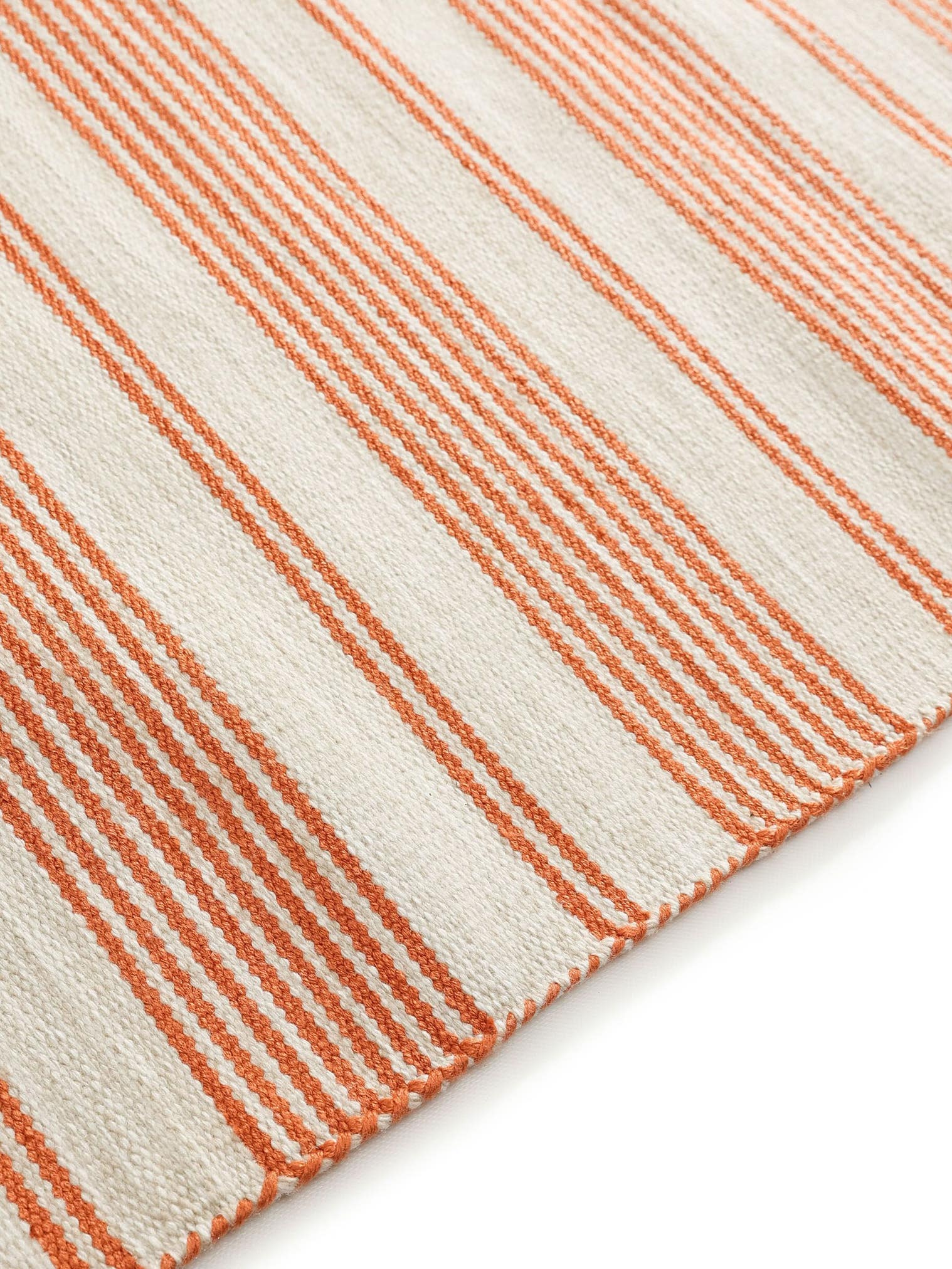 Tappeto di 100% poliestere (riciclaggio PET) in Arancio con pelo alto 1- 5 mm da benuta Nest