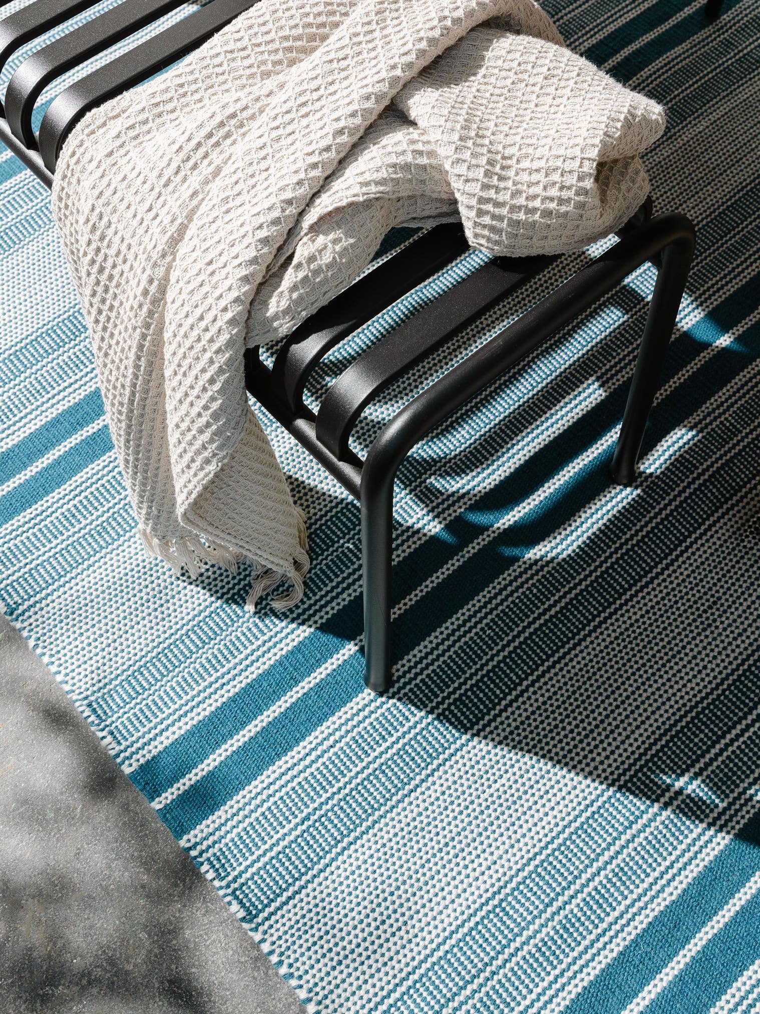 Rug made of 100% Polyester (recycled PET) in Turquoise with a 1- 5 mm high pile by benuta Nest