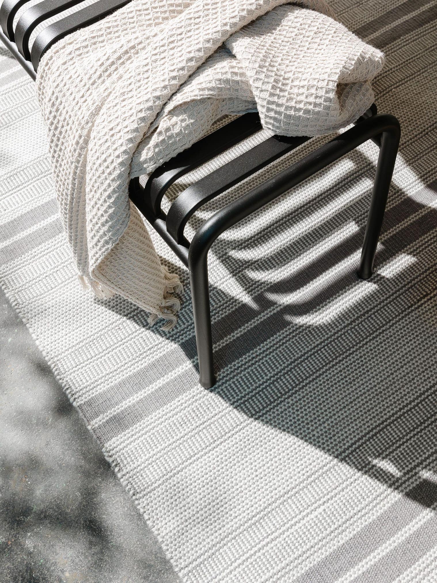 Rug made of 100% Polyester (recycled PET) in Grey with a 1- 5 mm high pile by benuta Nest