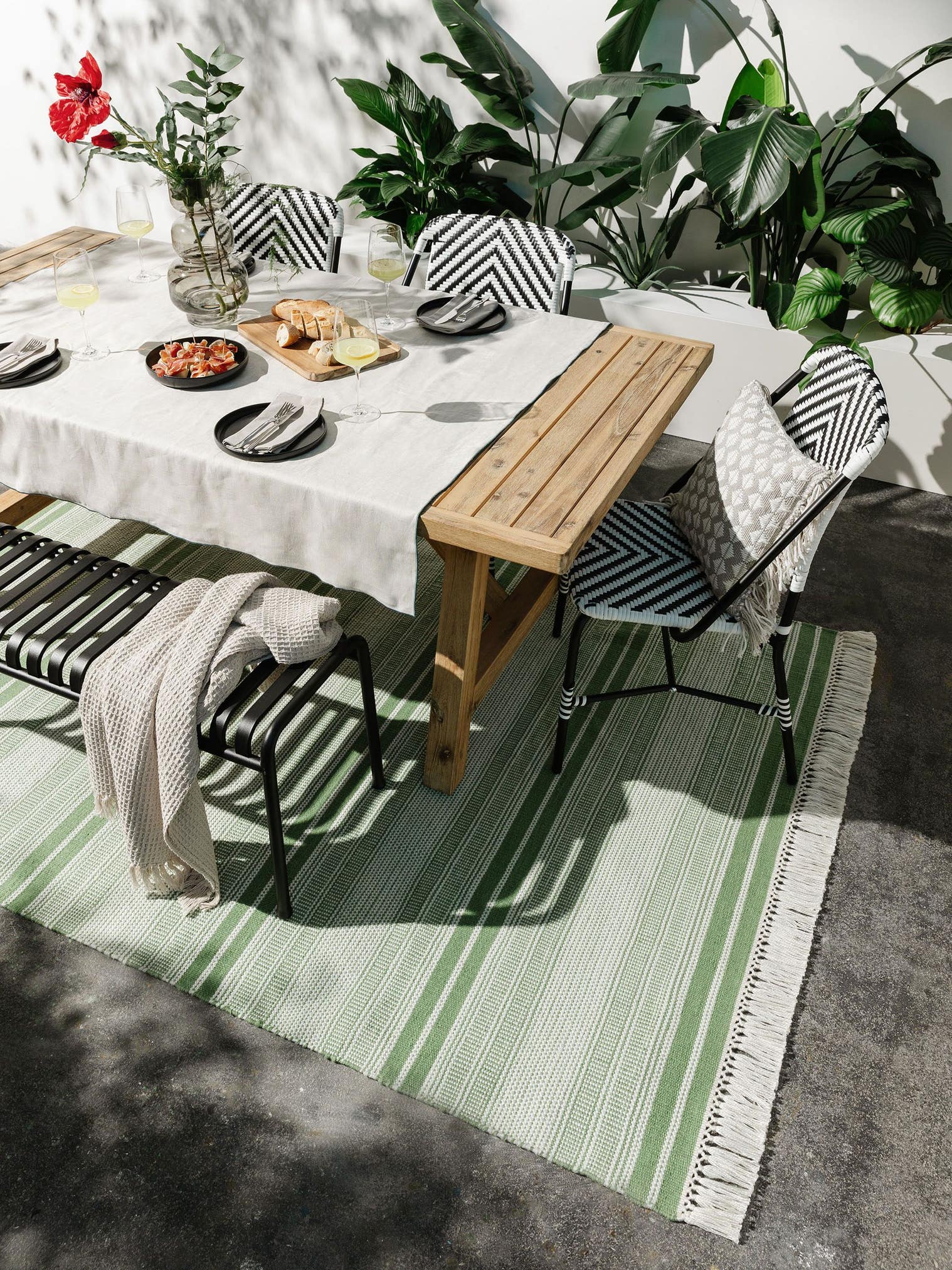 Koberec z 100% polyester (recyklovaný PET) v Zelená s vlasem výšky do 5 mm od benuta Nest