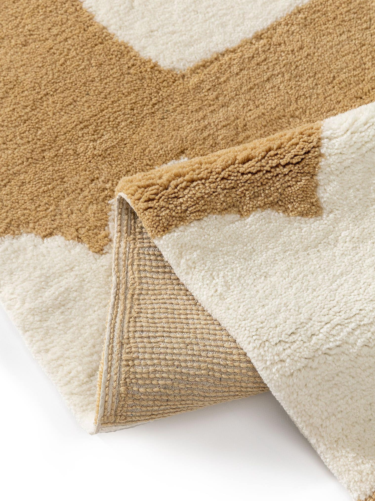 Teppich aus 100% Wolle (aus Neuseeland) in Beige mit 6 bis 10 mm hohem Flor von Lytte
