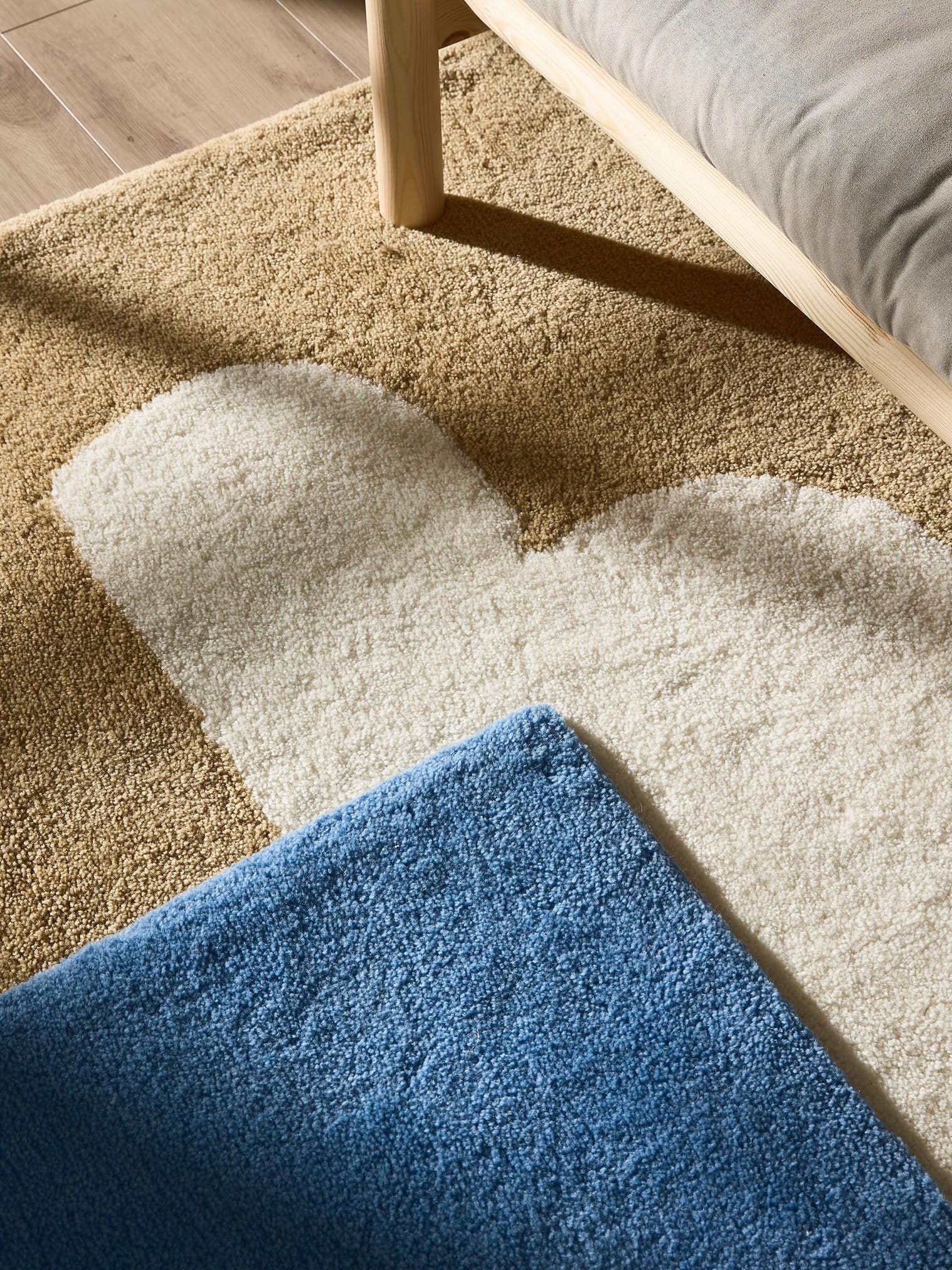 Teppich aus 100% Wolle (aus Neuseeland) in Beige mit 6 bis 10 mm hohem Flor von Lytte