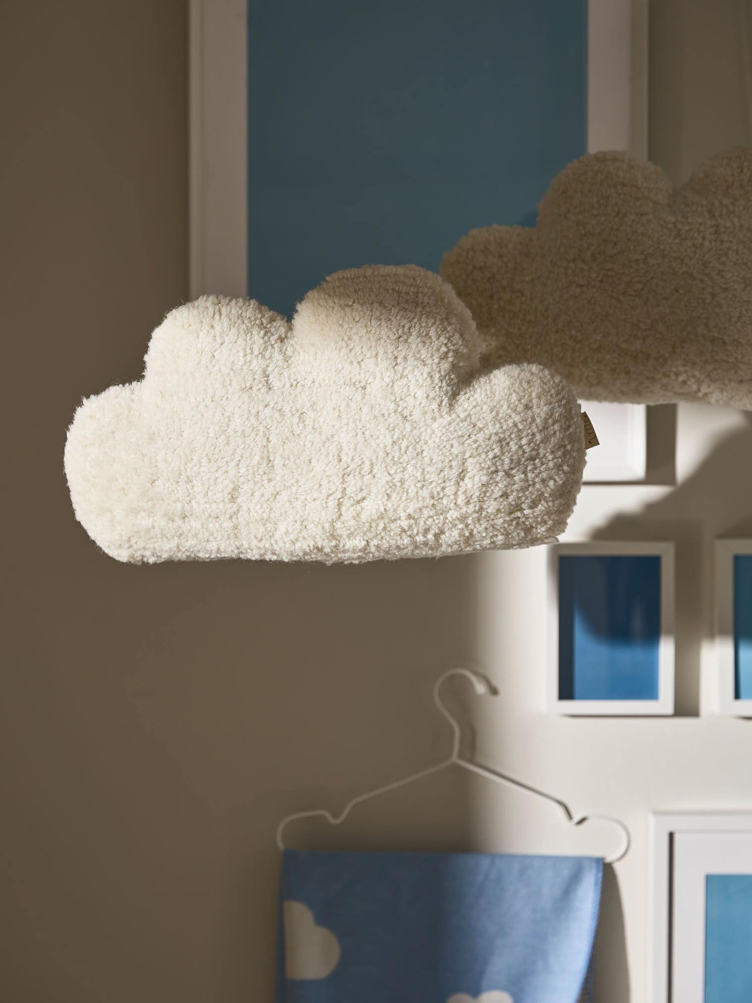 Cushion Lumi Cream in KidsDesign design made of 100% Wool from (New Zealand) by Lytte