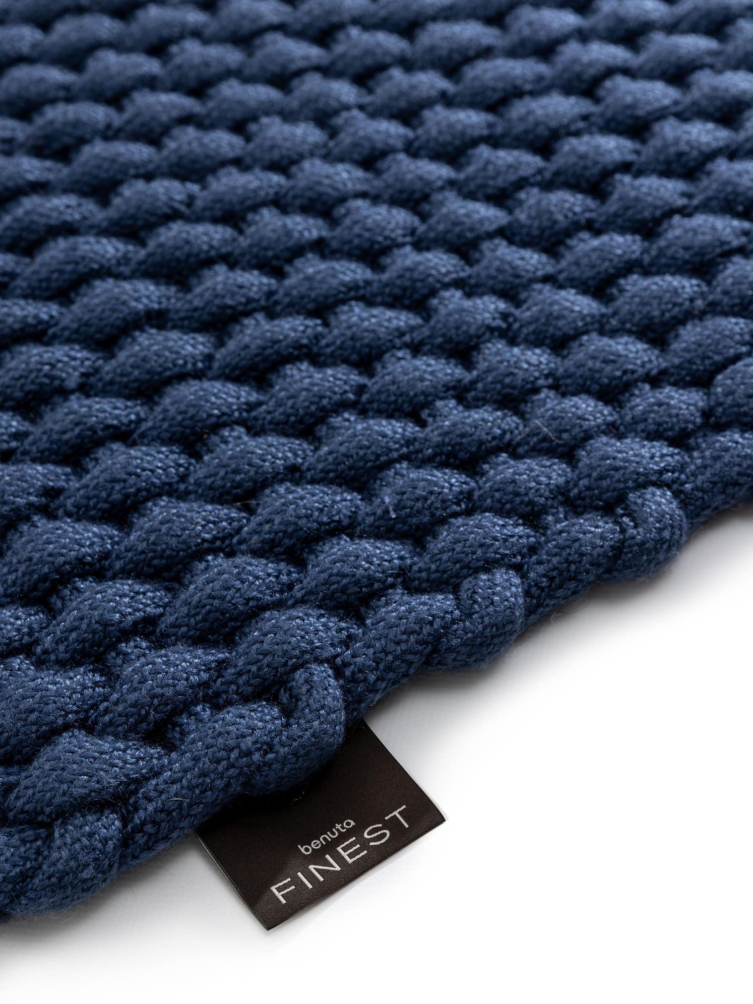 Rug made of 100% Polyester (recycled PET) in Blue with a 6 - 10 mm high pile by benuta Finest