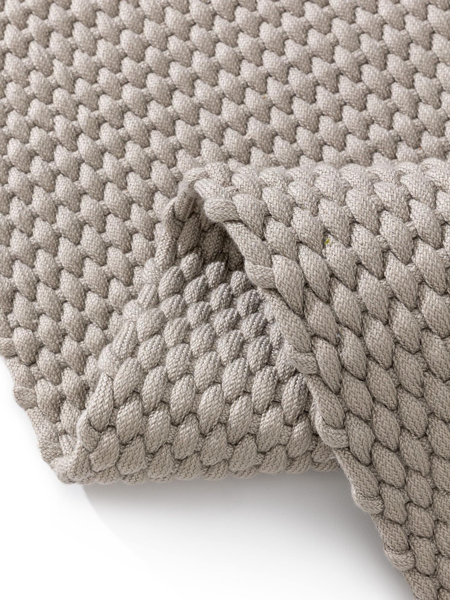 Rug made of 100% Polyester (recycled PET) in Grey with a 6 - 10 mm high pile by benuta Finest