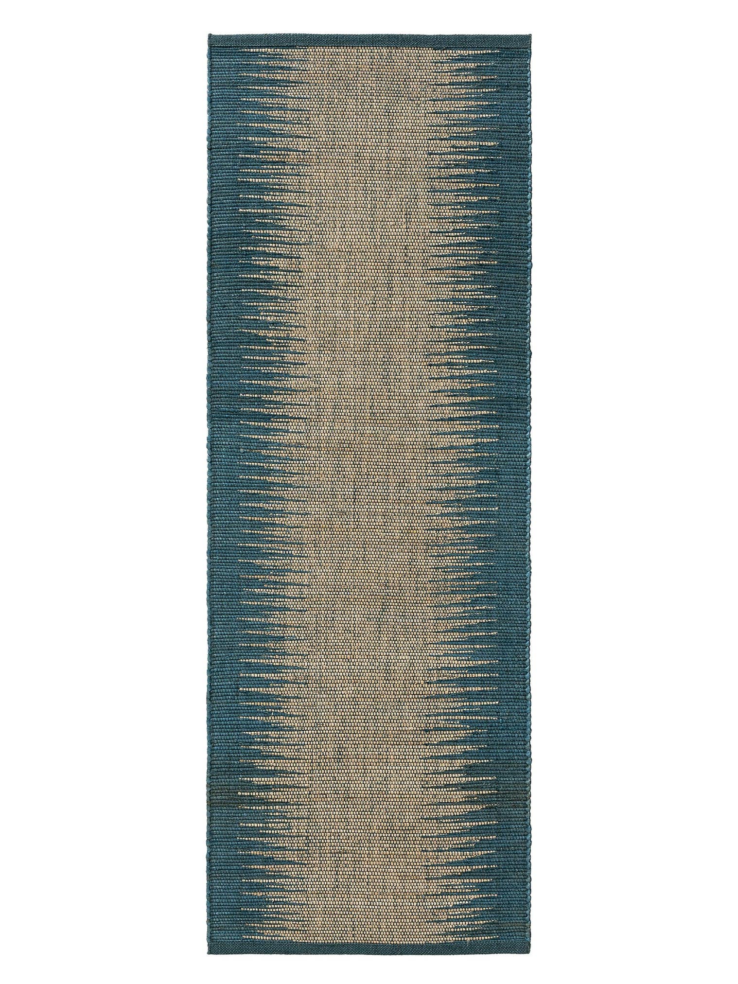 Teppich aus 79% Jute, 21% Baumwolle in Blau mit bis 5 mm hohem Flor von benuta Pure