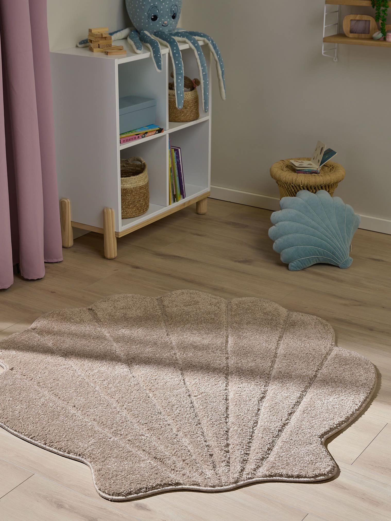 Tapijt van 100% Polypropyleen in Beige met een 11 - 20 mm hoge pool van Lytte