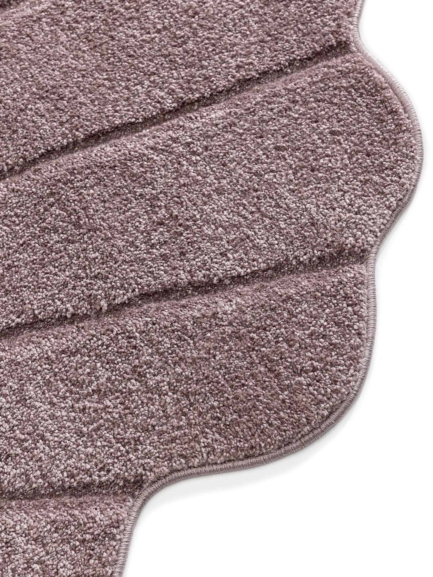 Matta av 100% Polypropylen i Rosa med 11 - 20 mm hög lugg från Lytte