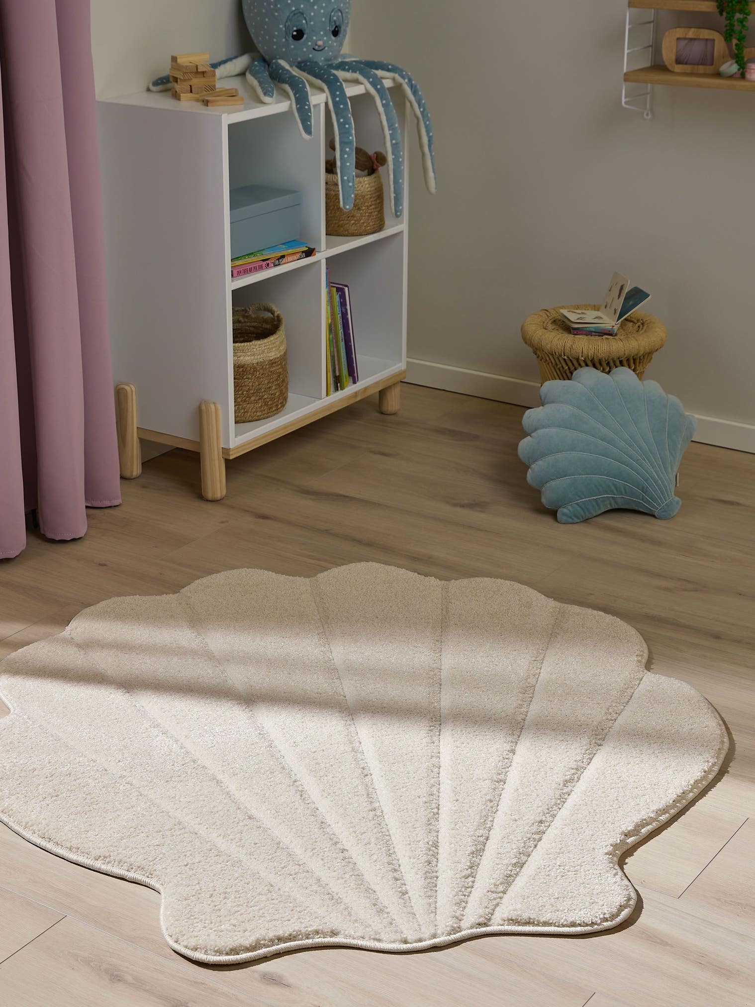 Tapijt van 100% Polypropyleen in Beige met een 11 - 20 mm hoge pool van Lytte