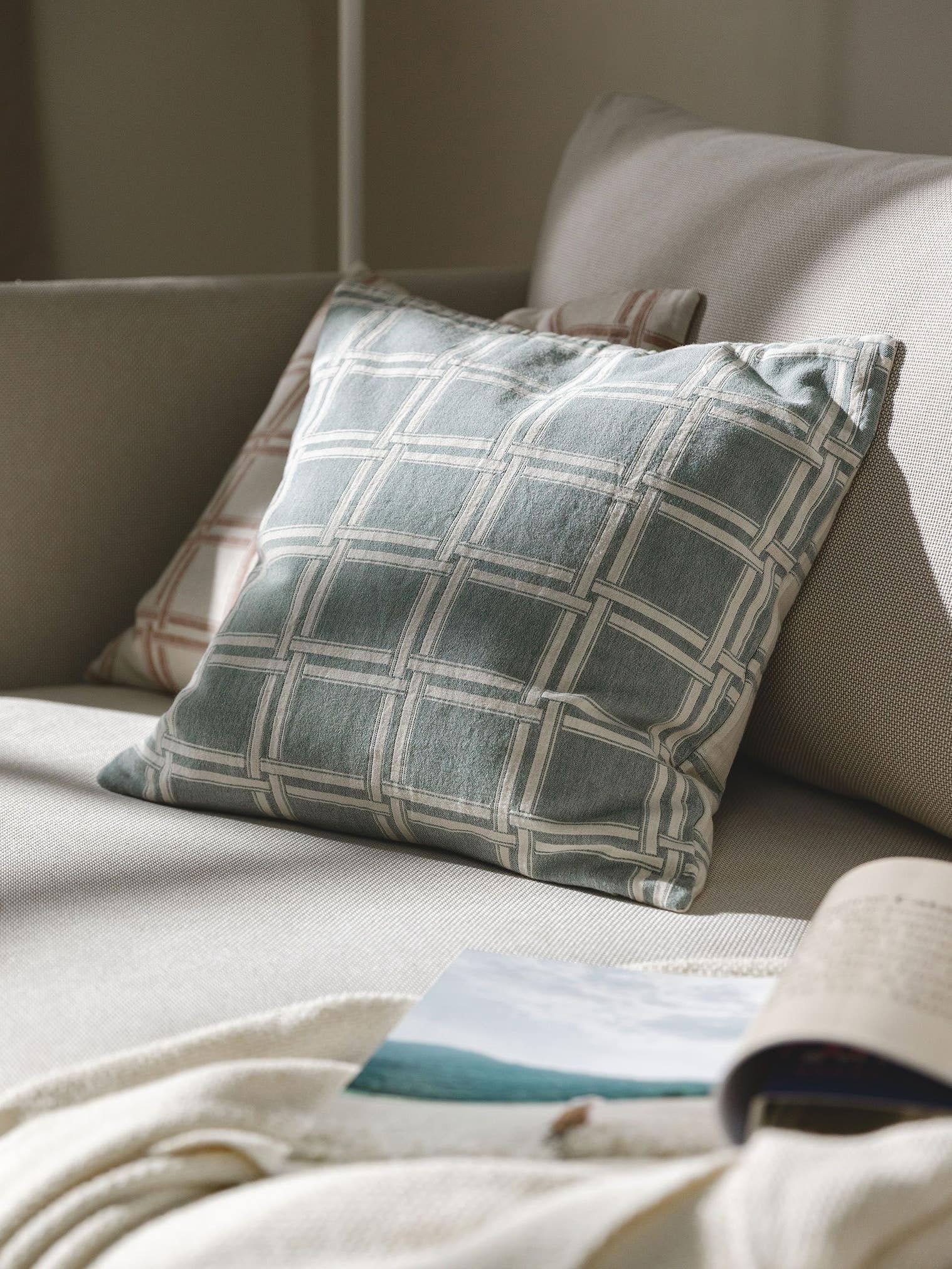 Kissenbezug Dario Cream/Grün im Design Geometrisch aus 100% Baumwolle von benuta Nest