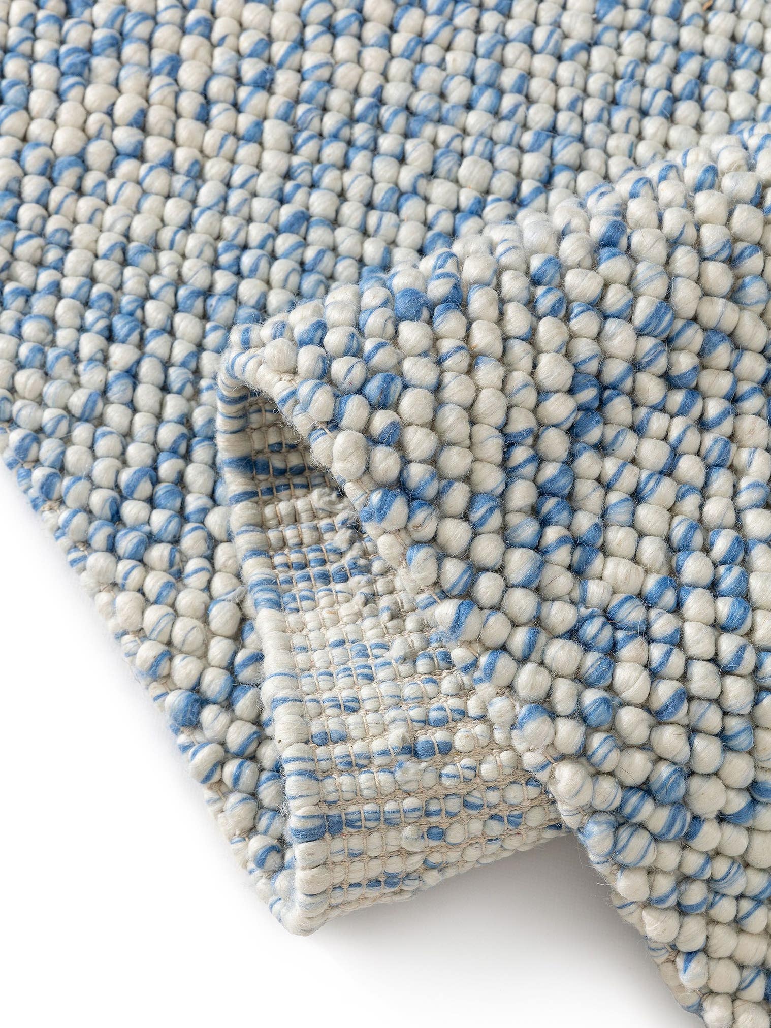 Rug made of 70% Wool, 30% Polyester in Blue with a 11 - 20 mm high pile by Lytte