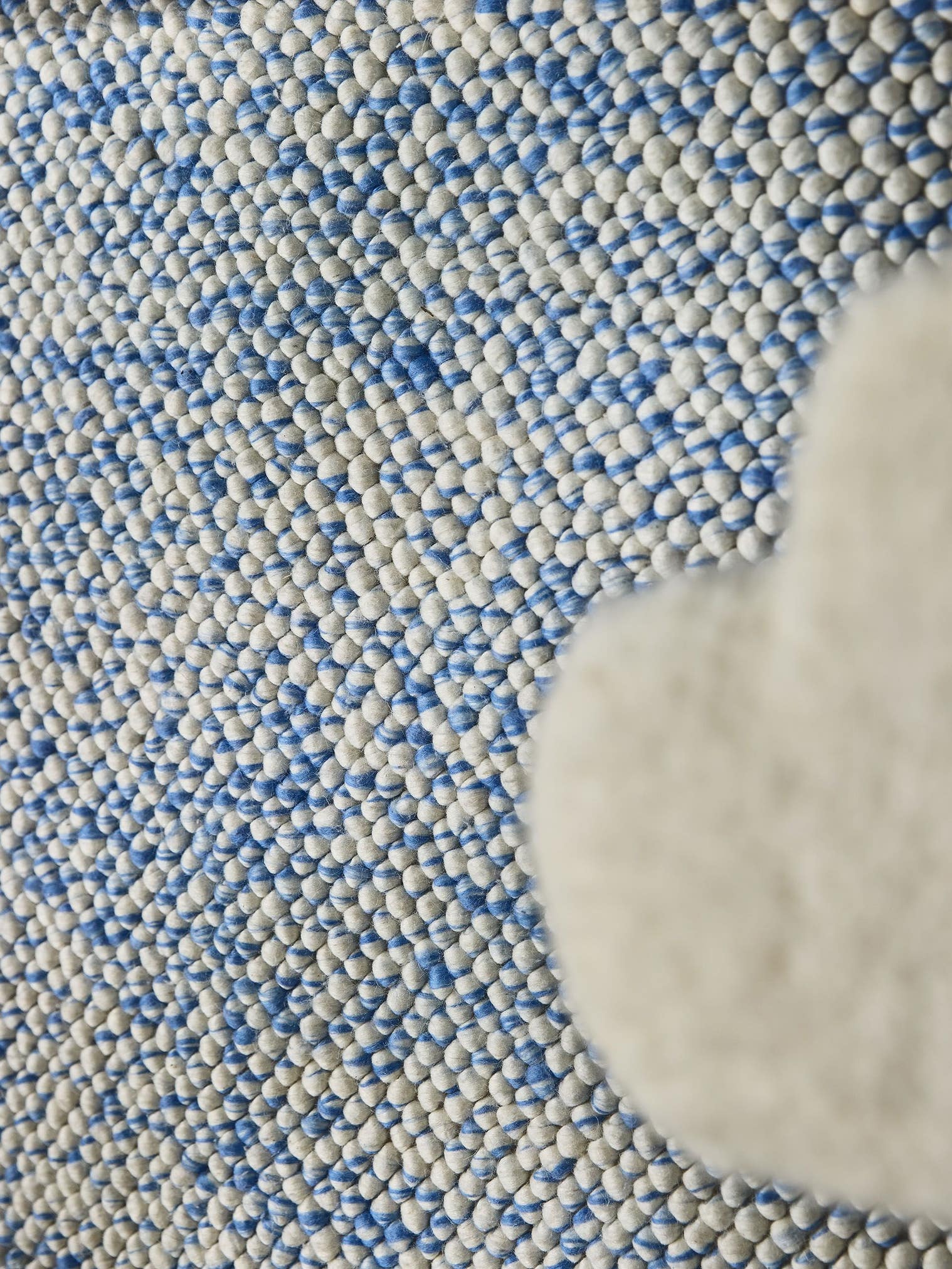 Rug made of 70% Wool, 30% Polyester in Blue with a 11 - 20 mm high pile by Lytte