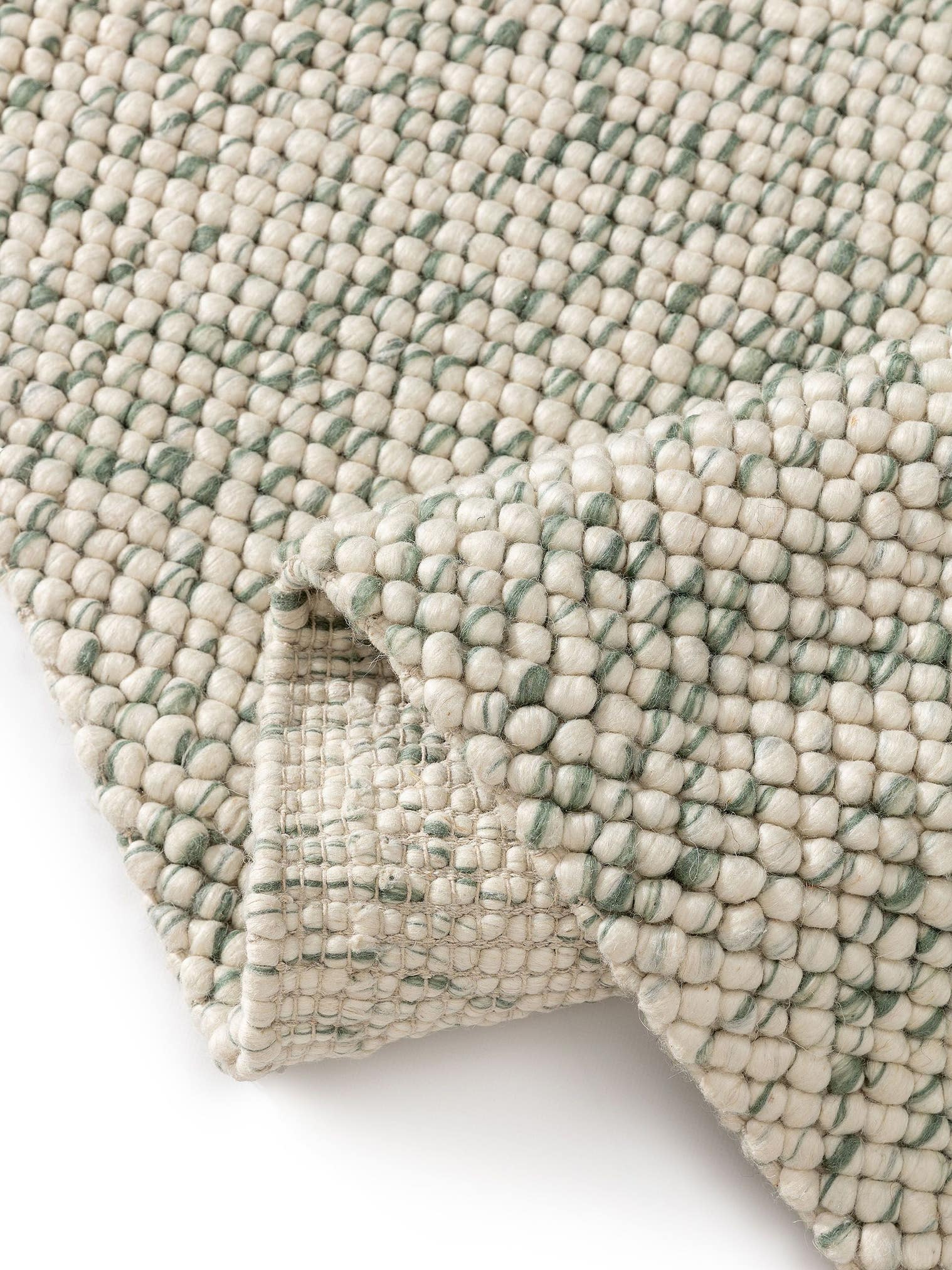 Rug made of 70% Wool, 30% Polyester in Green with a 11 - 20 mm high pile by Lytte
