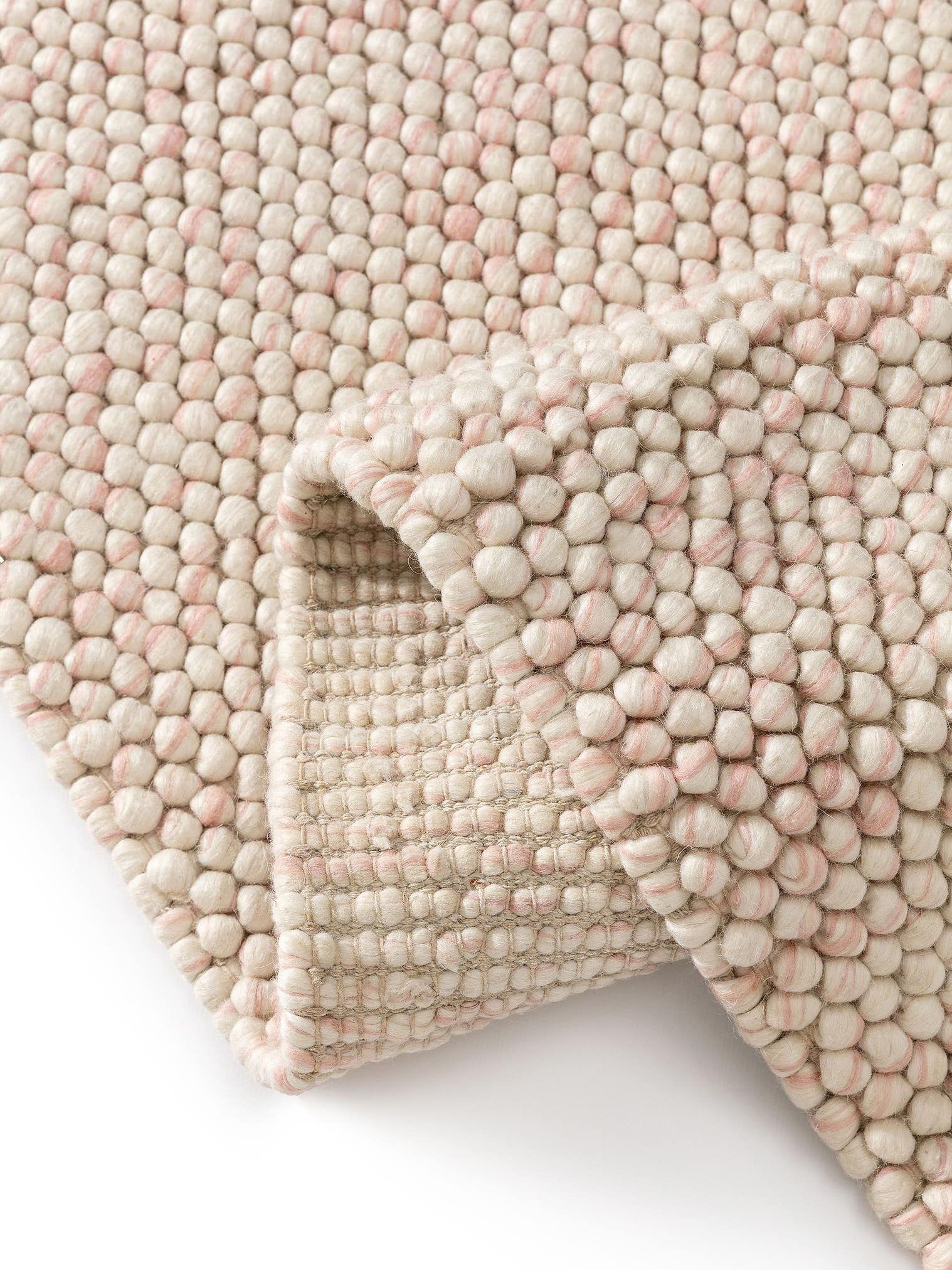 Rug made of 70% Wool, 30% Polyester in Pink with a 11 - 20 mm high pile by Lytte