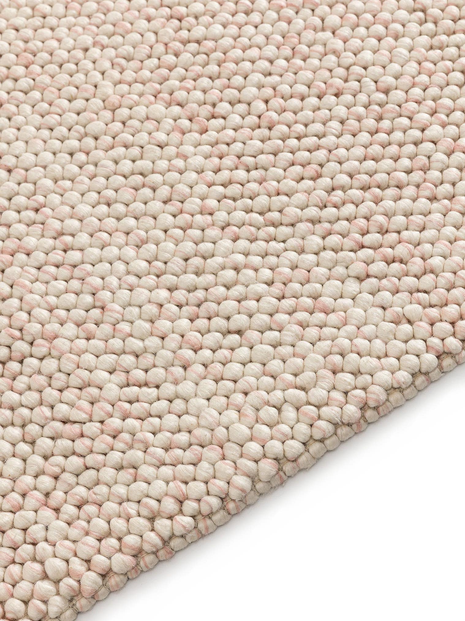 Rug made of 70% Wool, 30% Polyester in Pink with a 11 - 20 mm high pile by Lytte