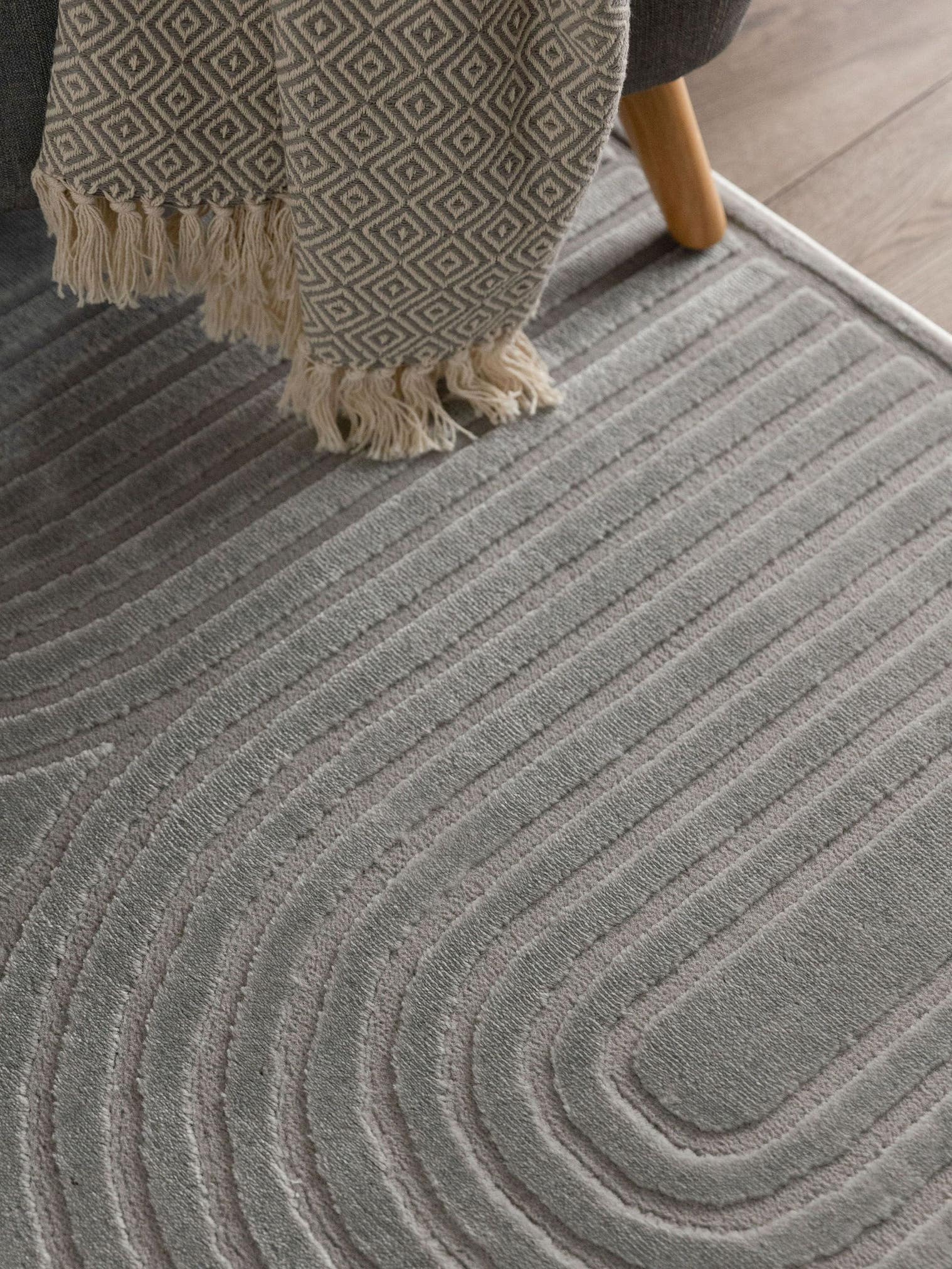Rug made of 60% Polyester, 40% Polypropylene in Grey with a 6 - 10 mm high pile by benuta Basic