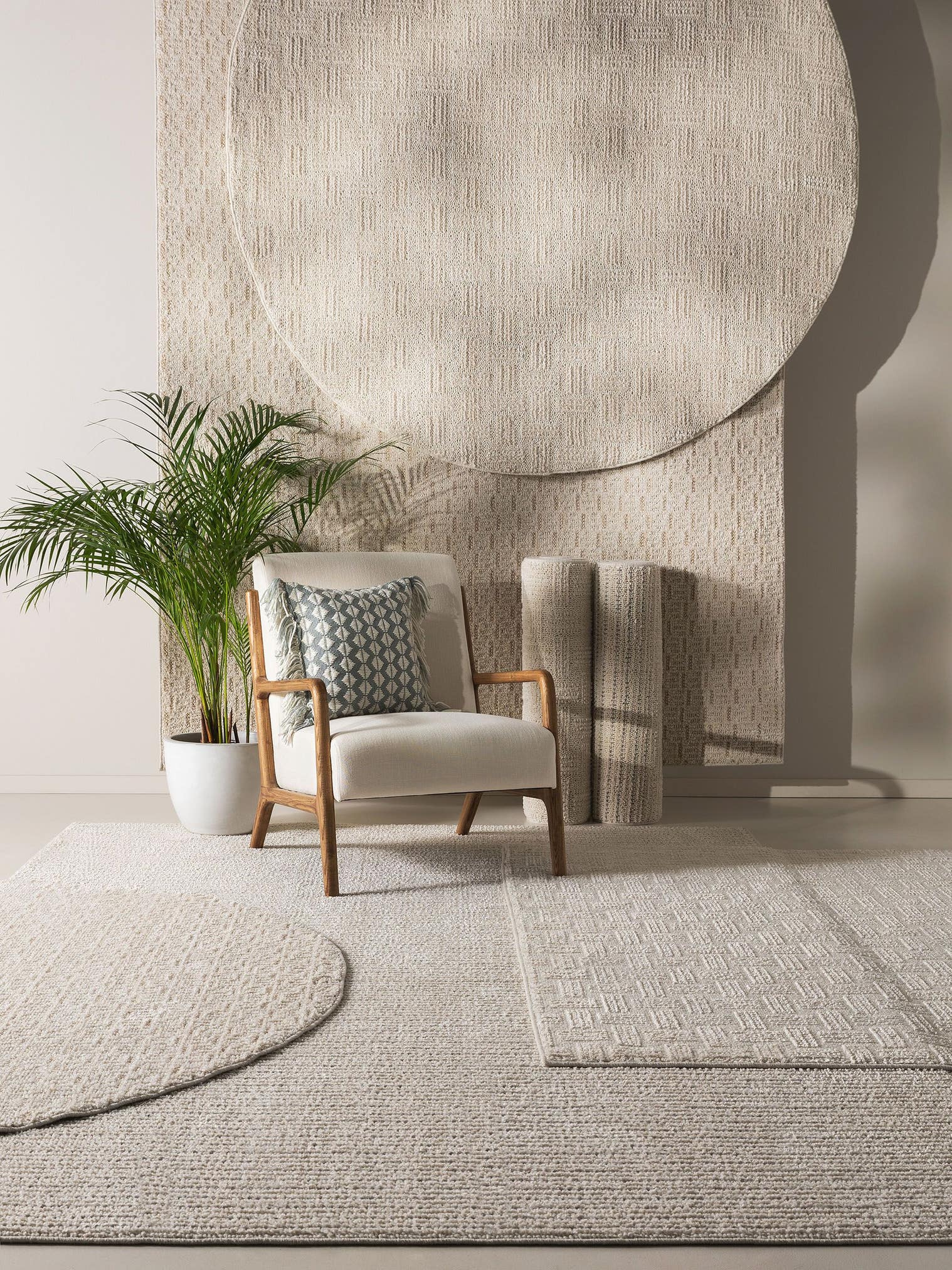 Matta av 100% Polyester i Vit med 11 - 20 mm hög lugg från benuta Nest