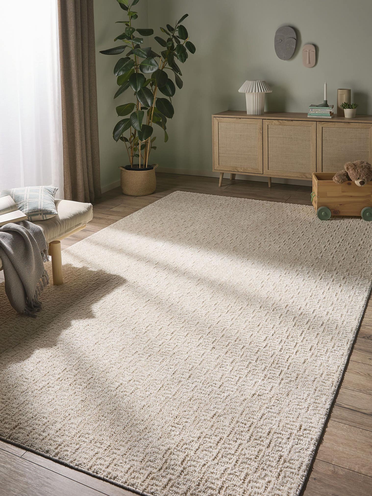 Teppich aus 100% Polyester in Weiß mit 11 bis 20 mm hohem Flor von benuta Nest