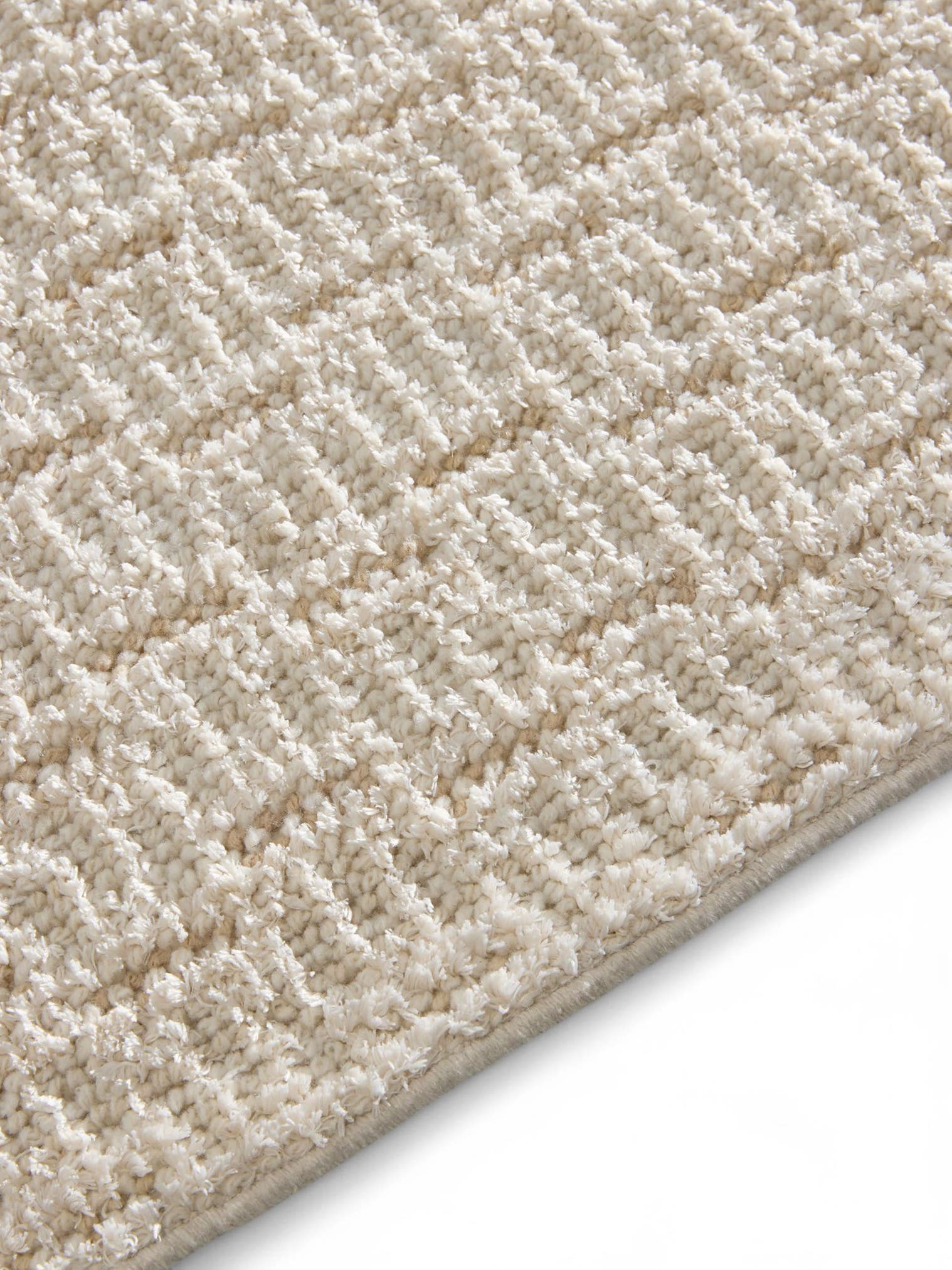 Teppich aus 100% Polyester in Weiß mit 11 bis 20 mm hohem Flor von benuta Nest
