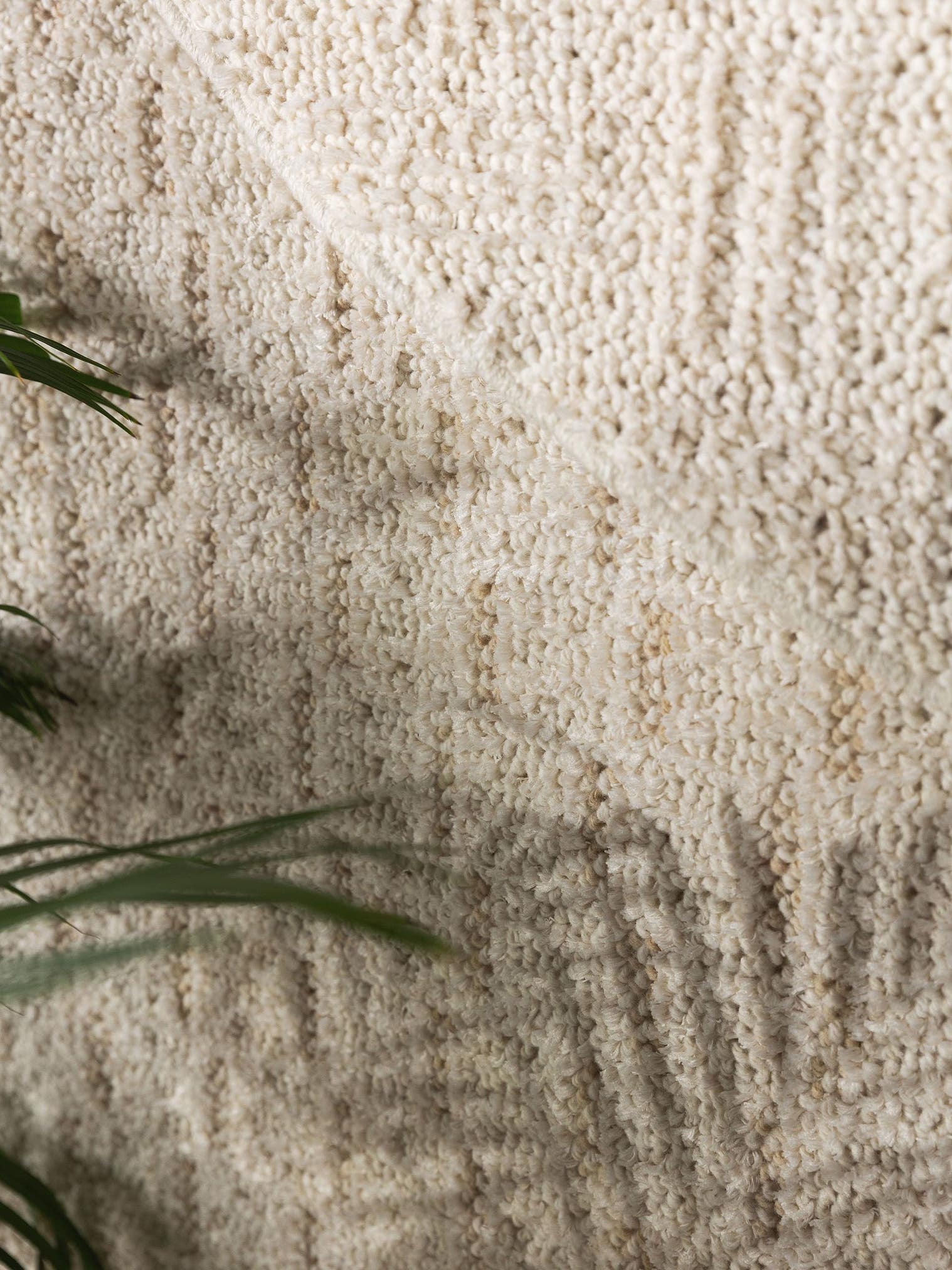 Teppich aus 100% Polyester in Weiß mit 11 bis 20 mm hohem Flor von benuta Nest